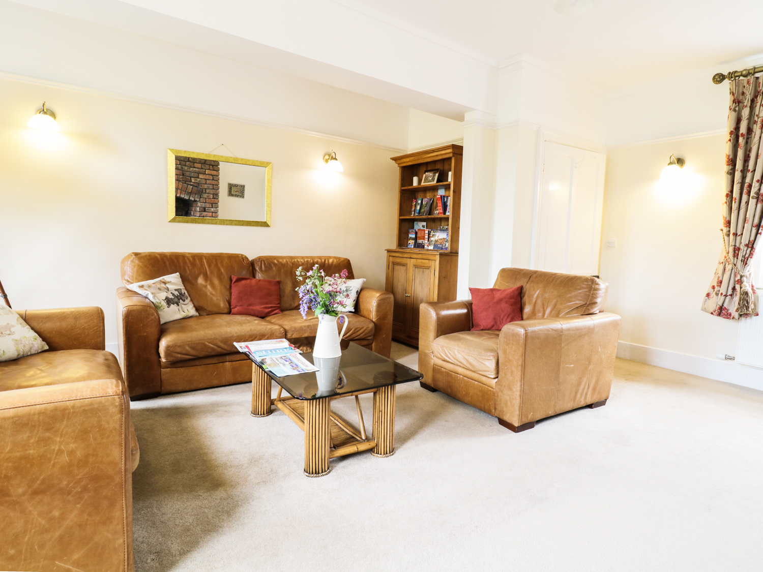 The Farm House, Parc, Wales Alpha Holiday Lettings