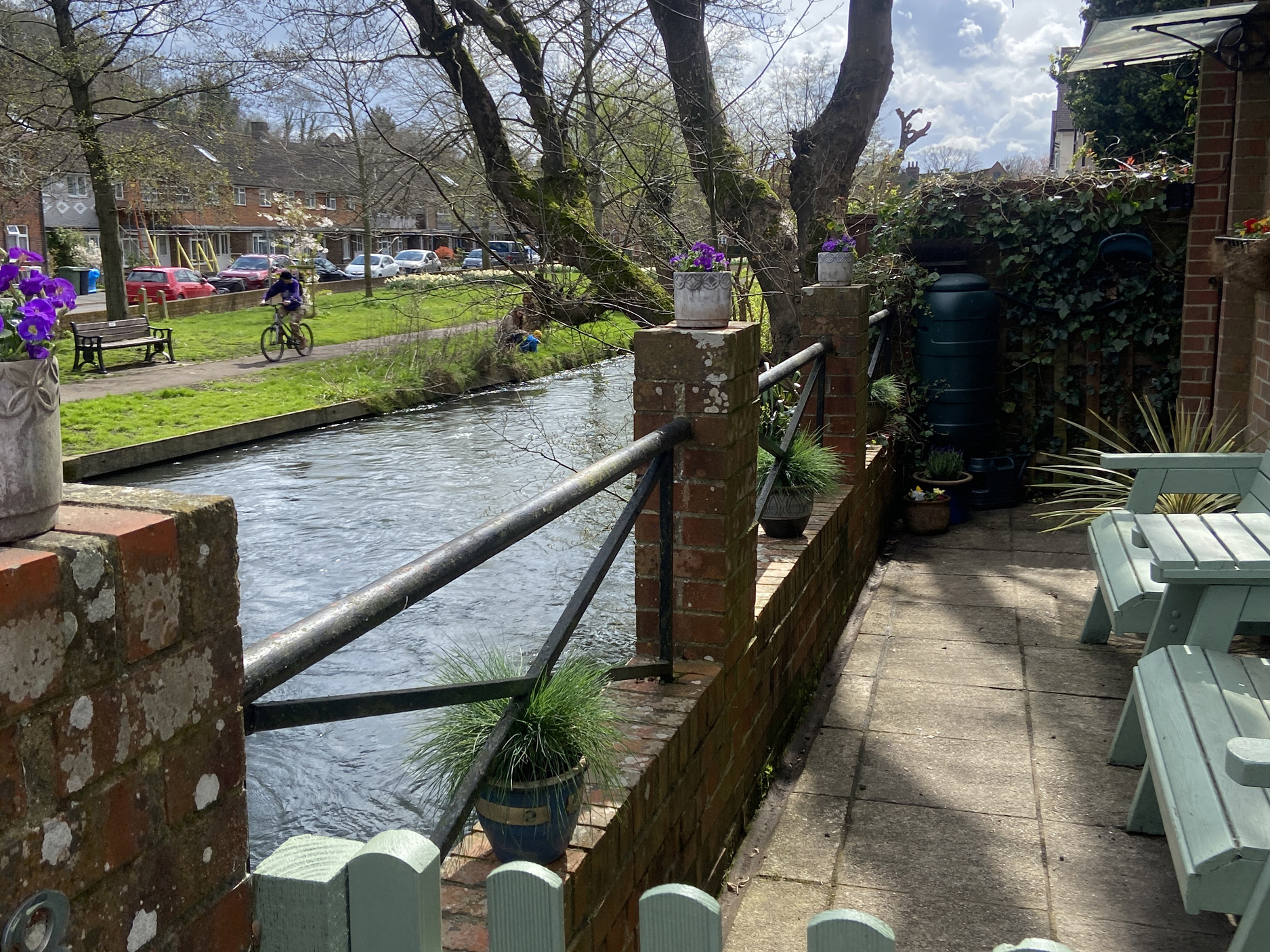 RiverGem - Riverside Coach House