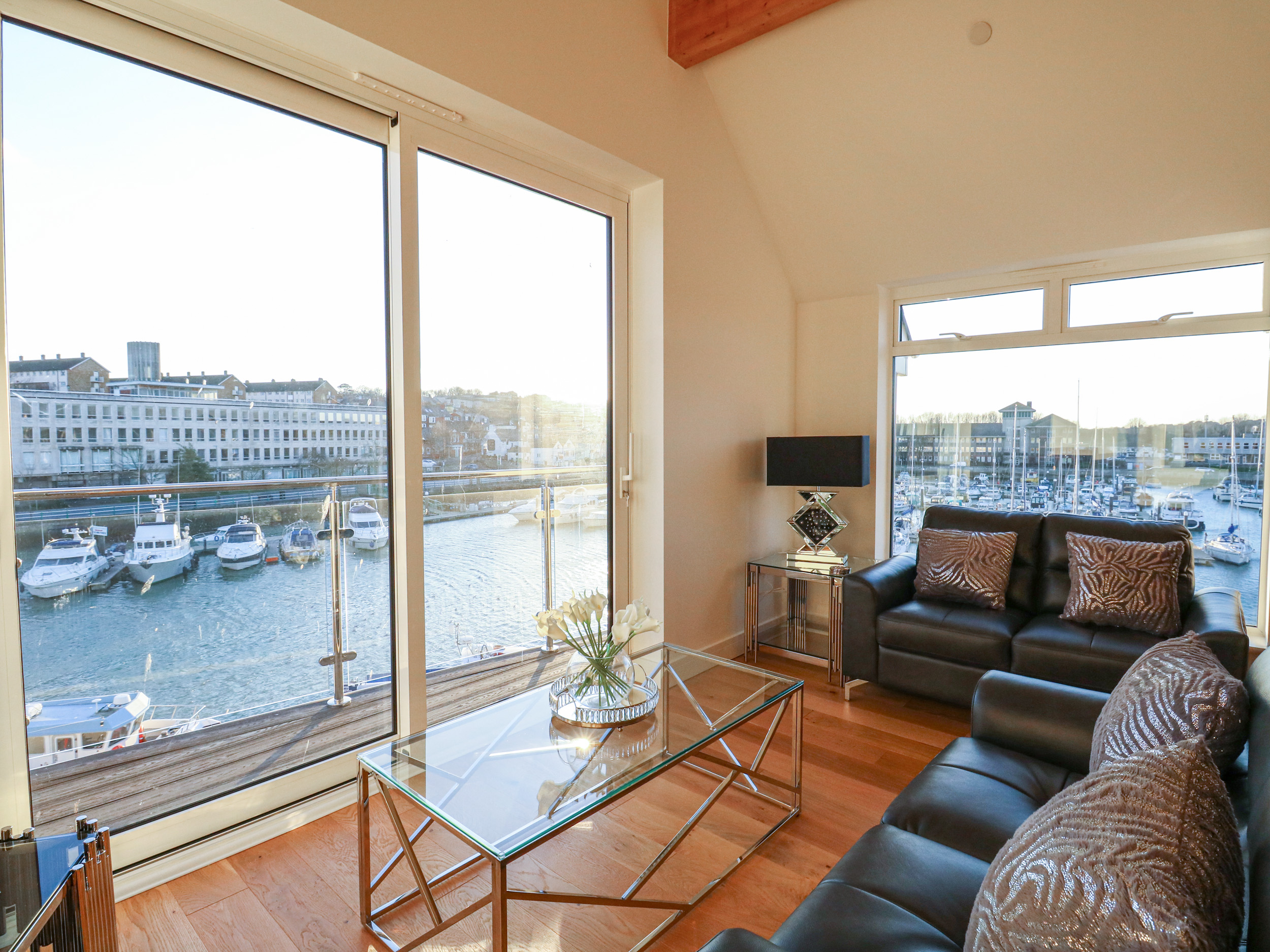 Harbourside Haven Penthouse 1