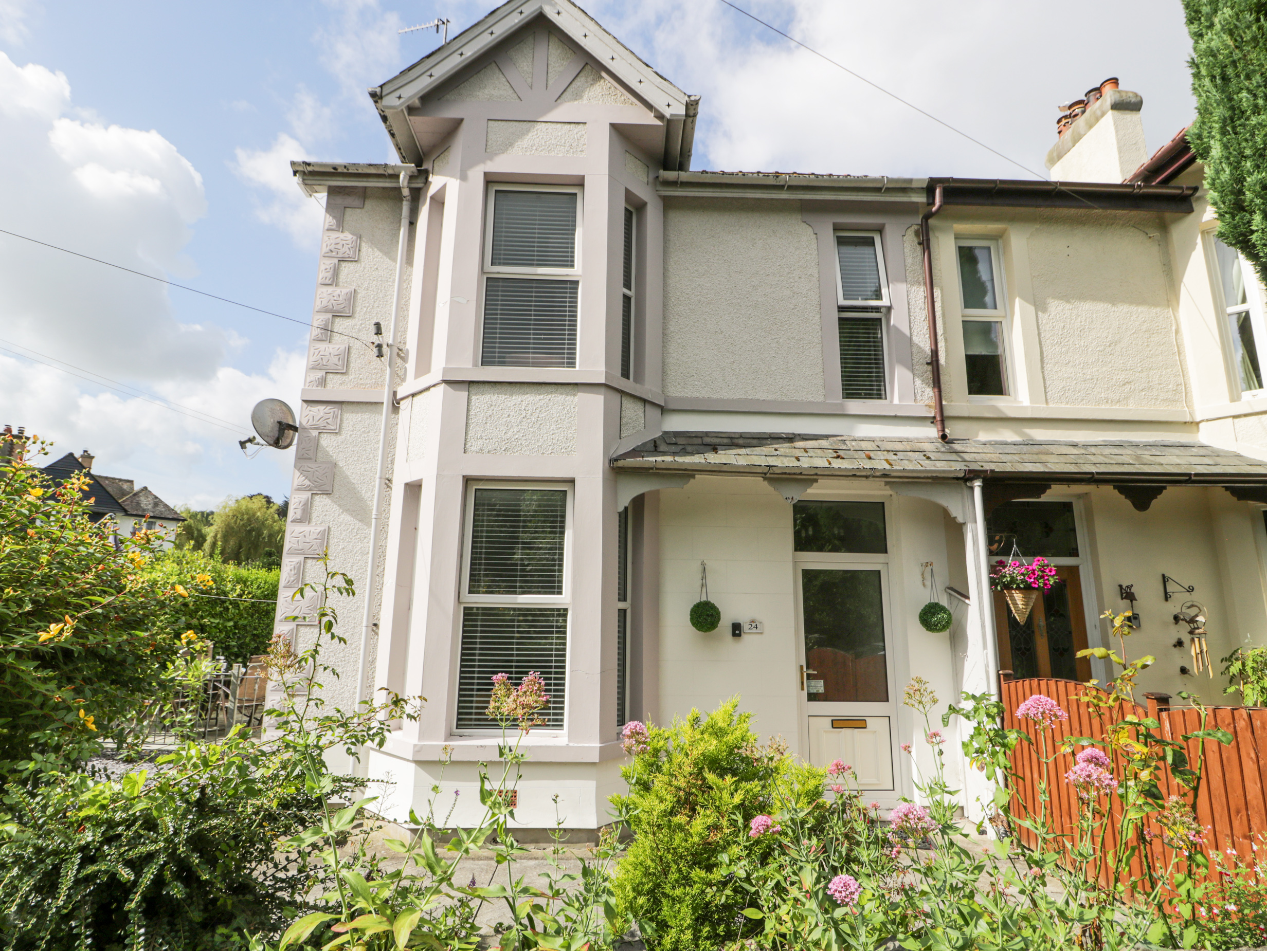 24 Cadnant Park