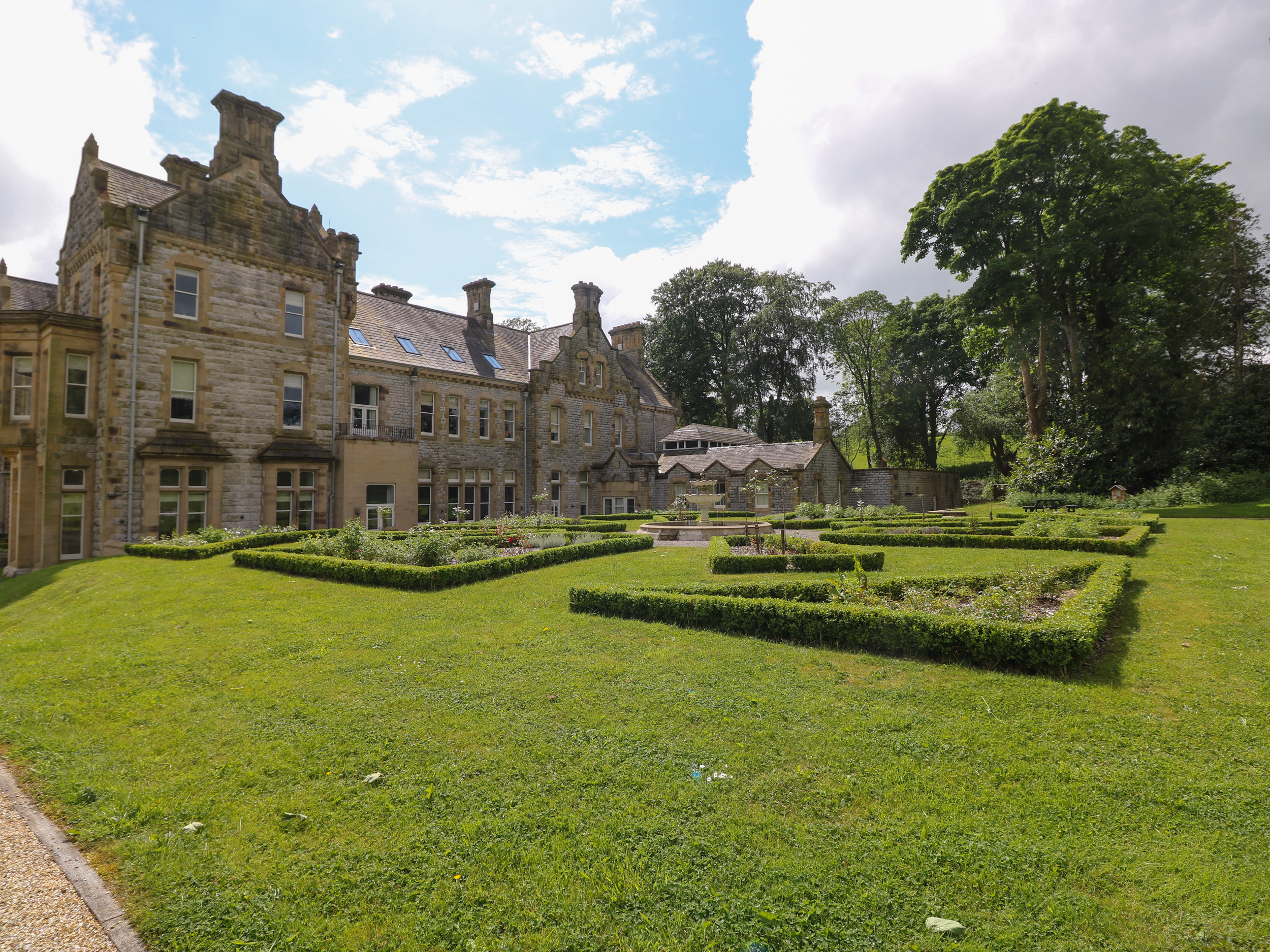 The Violet Suite Stone Cross Mansion