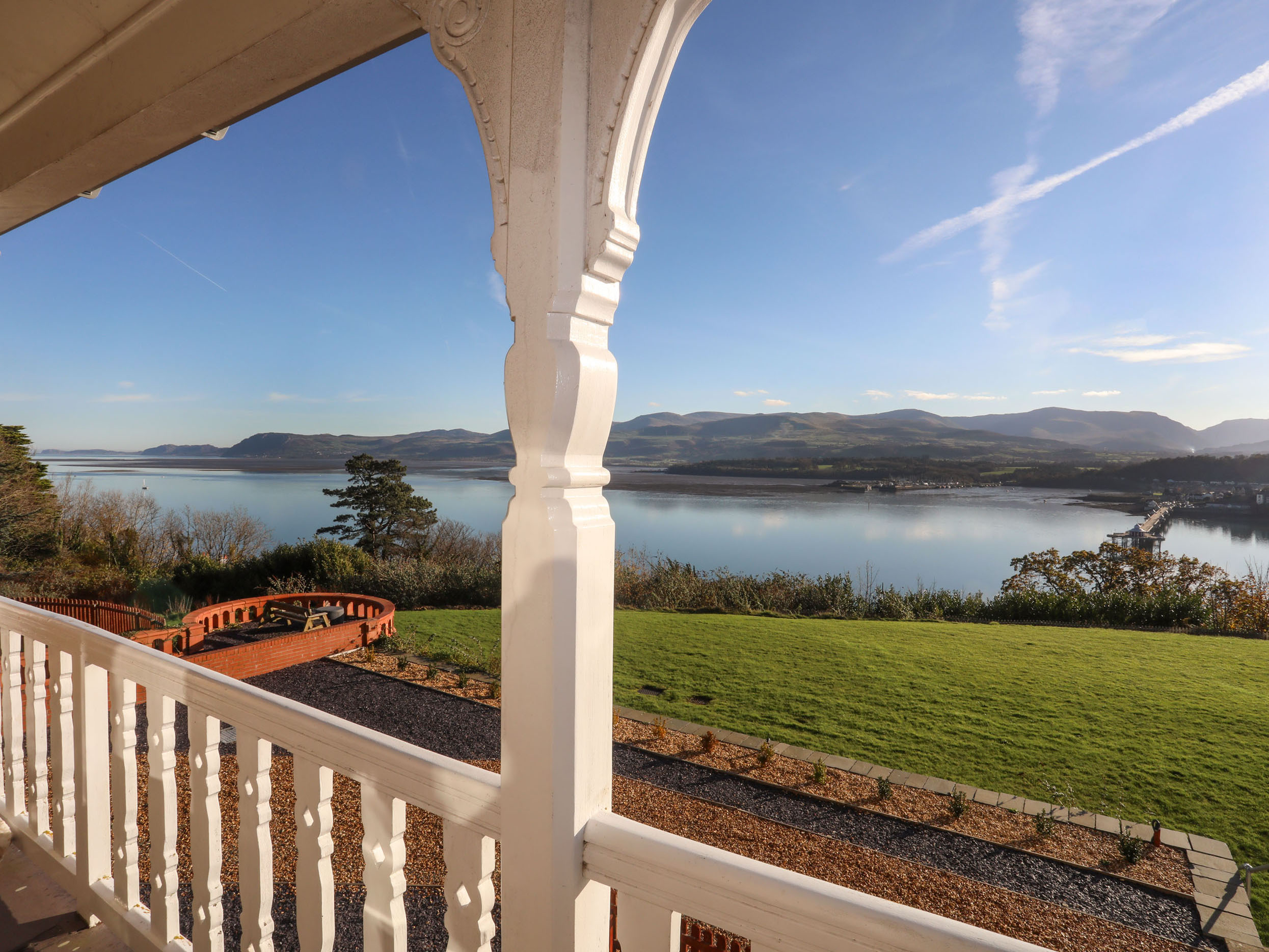 Bryn Mel Manor Straits View