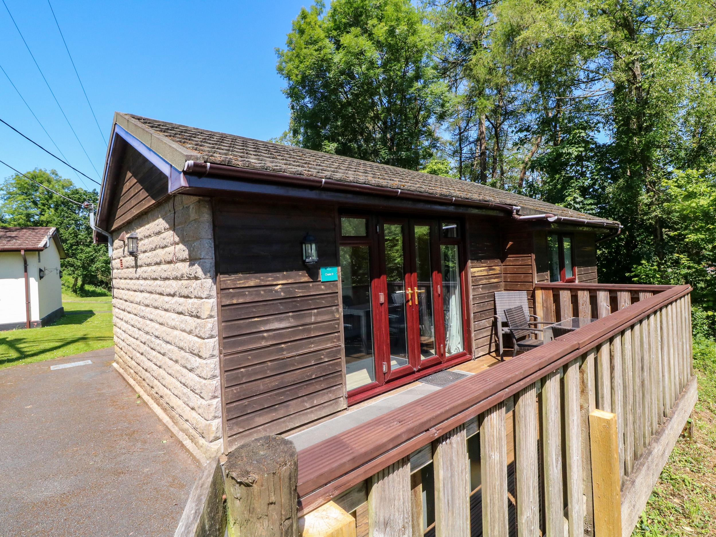 Chalet Log Cabin C9