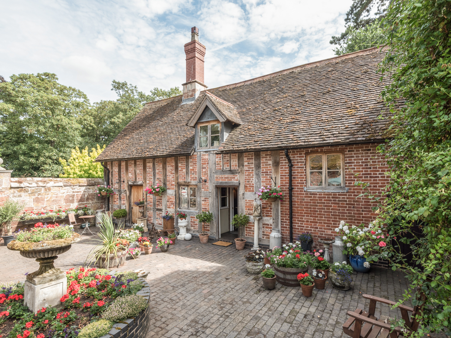 Courtyard Cottage, Heart of England