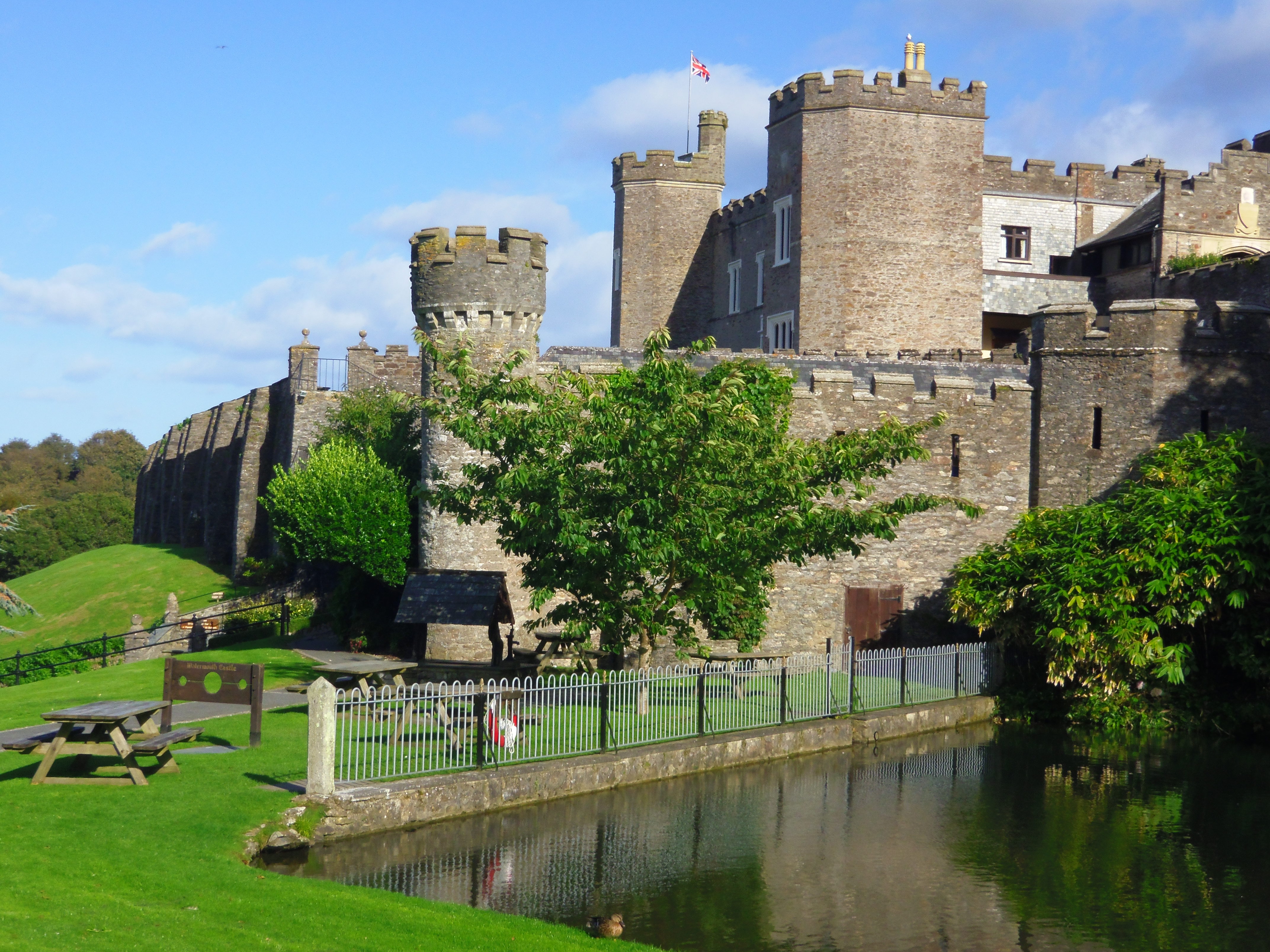 Watermouth Castle, Rhododendron Apartment