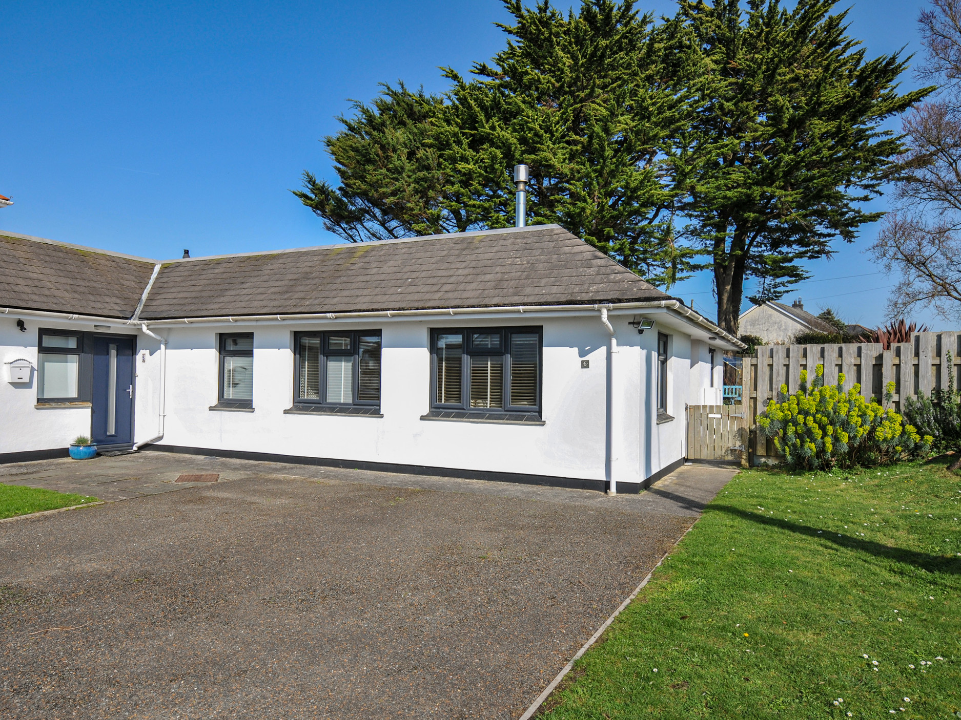 6 Trelawney Court