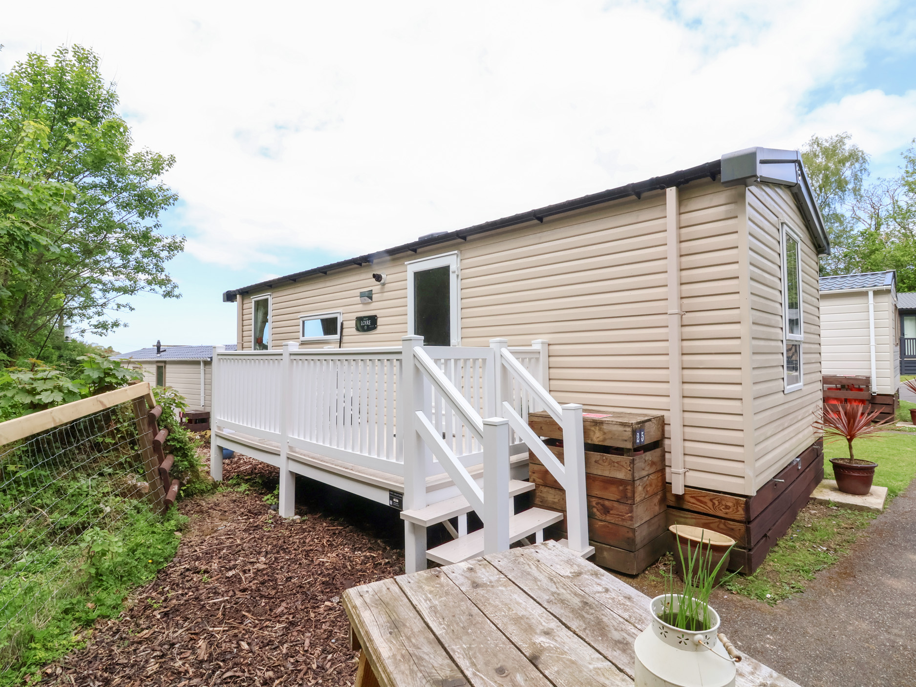 25 Manleigh Park