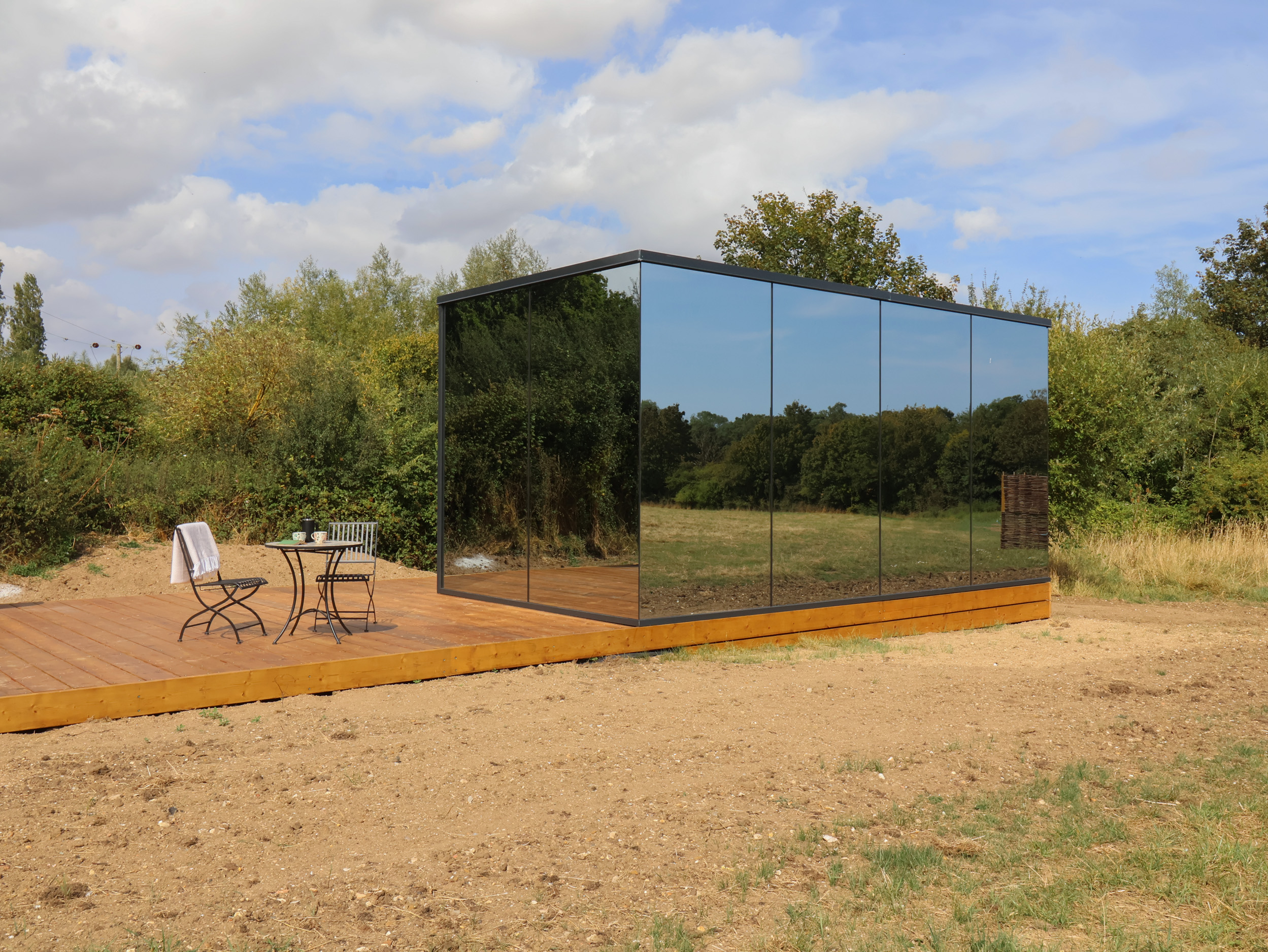 Pound Farm Mirror Houses: Meadow ÖÖD