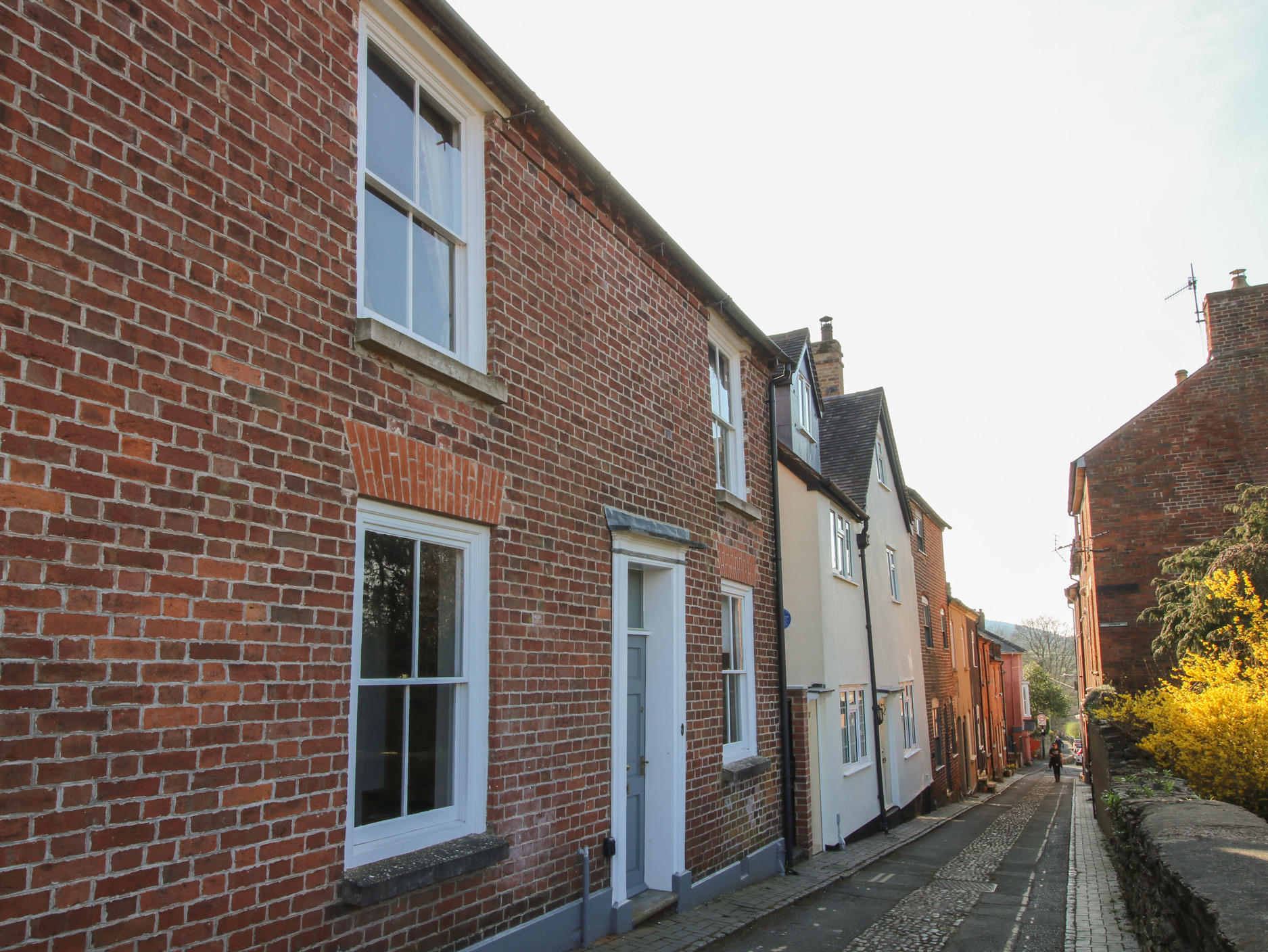 10 Upper Linney