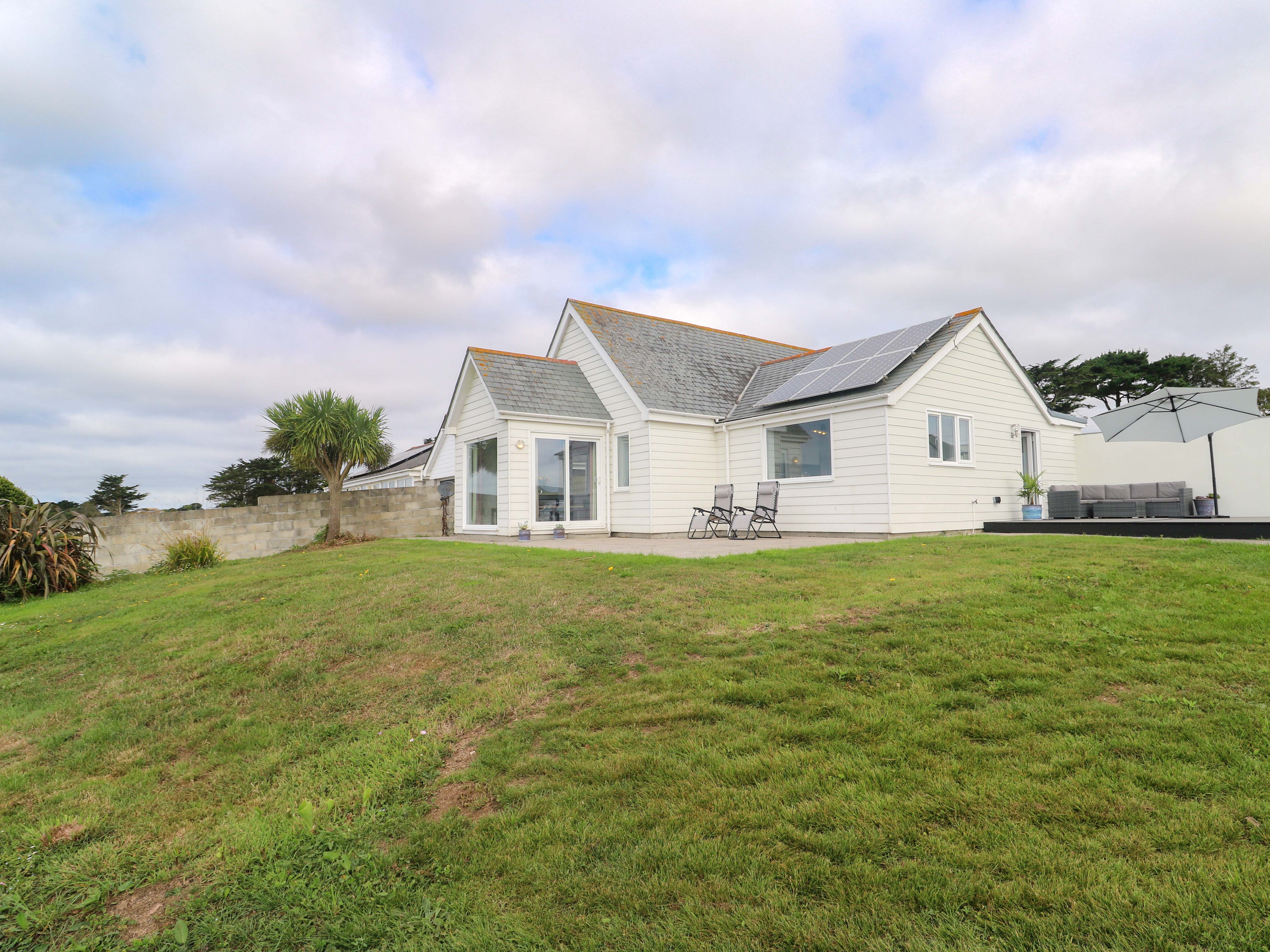 St Marys Dog Friendly Holiday Cottage In Praa Sands South West 