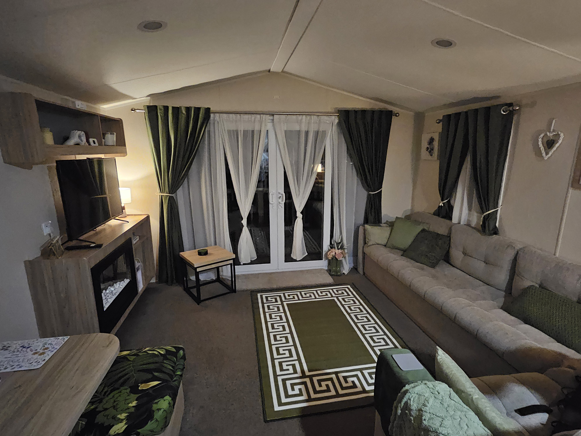 Homeslea 33 Millennium Gardens