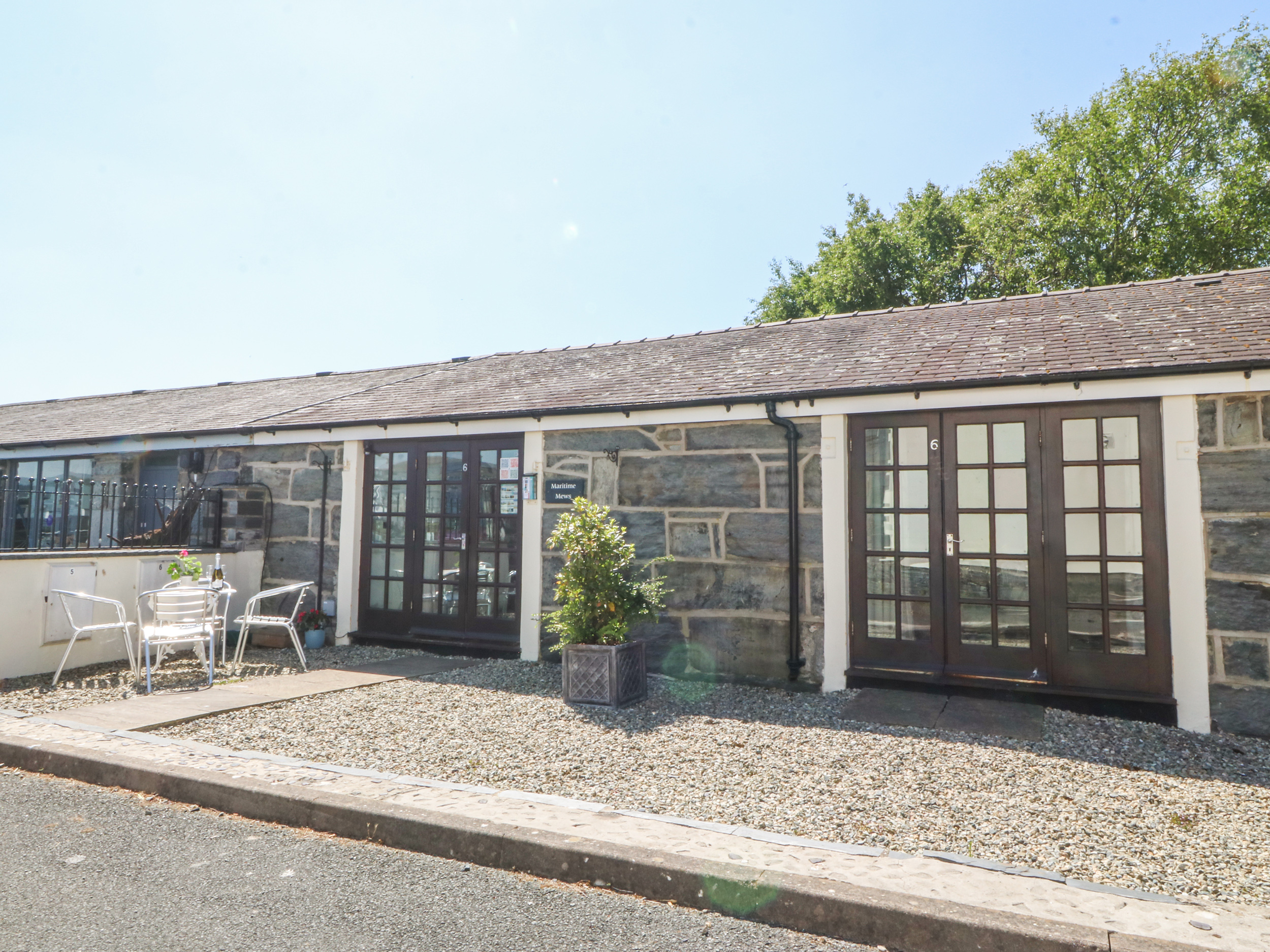Maritime Mews, 6 The Oakleys