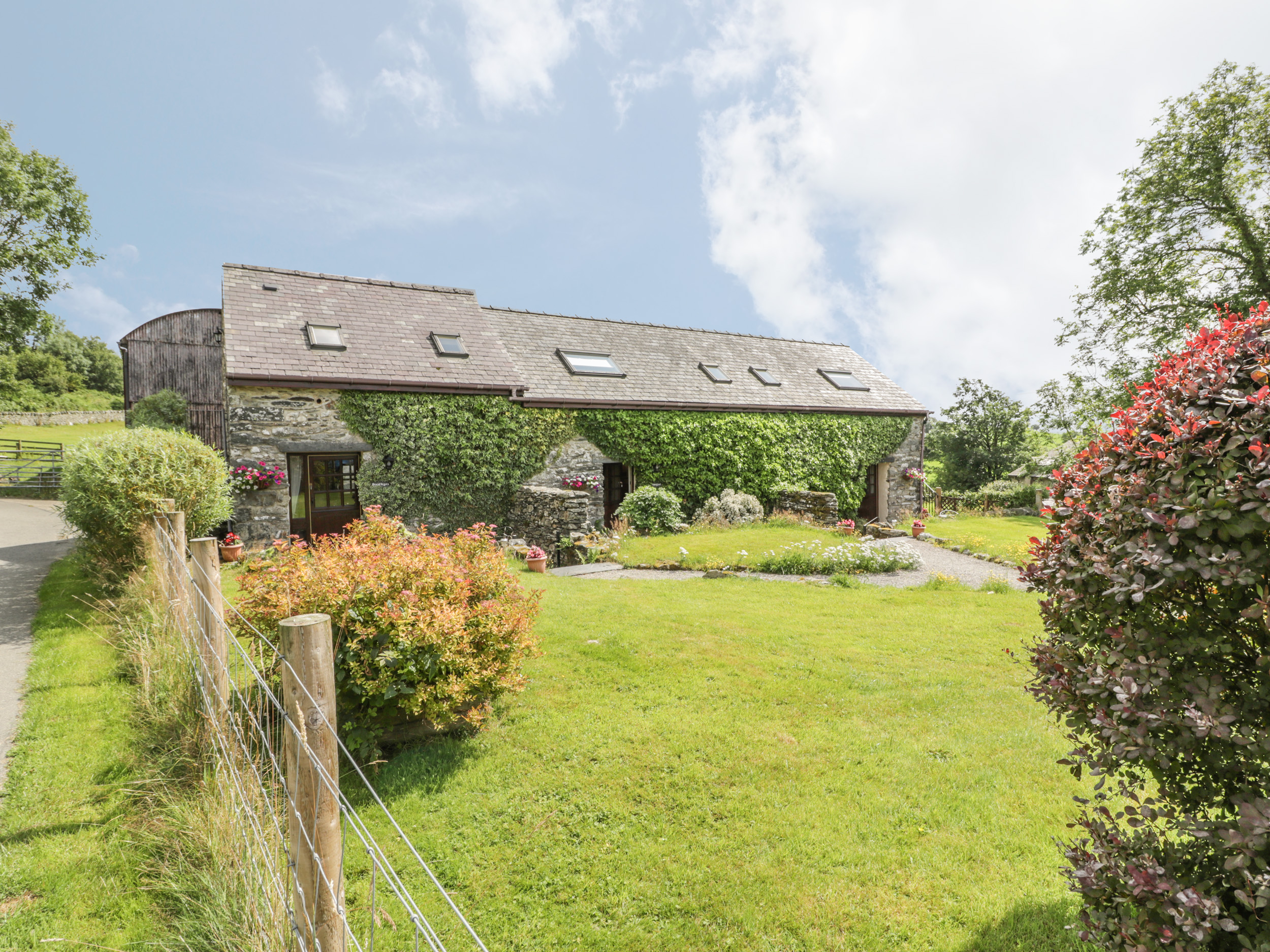 Arfron, Penrhyddion Pella