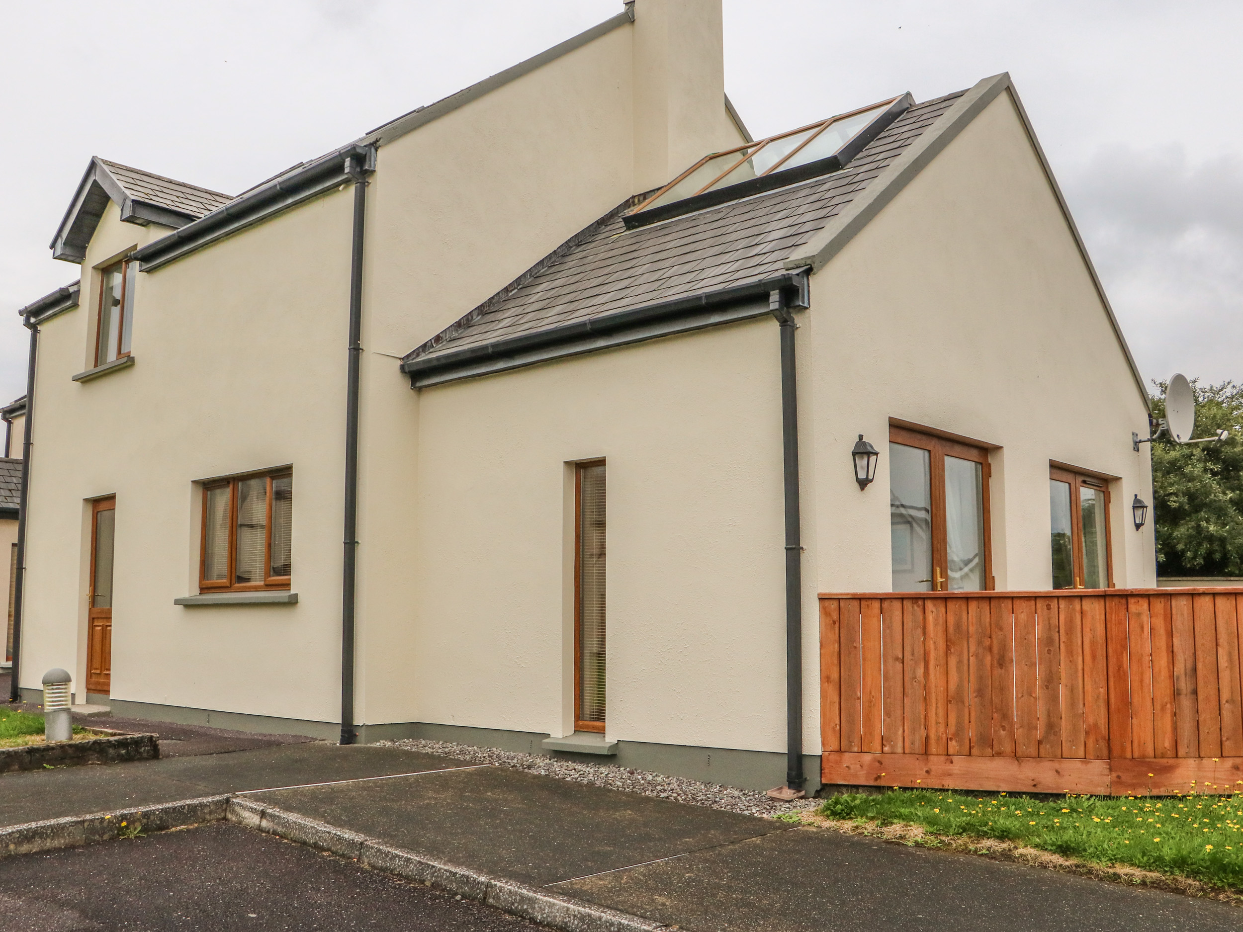 1 Sneem Holiday Village