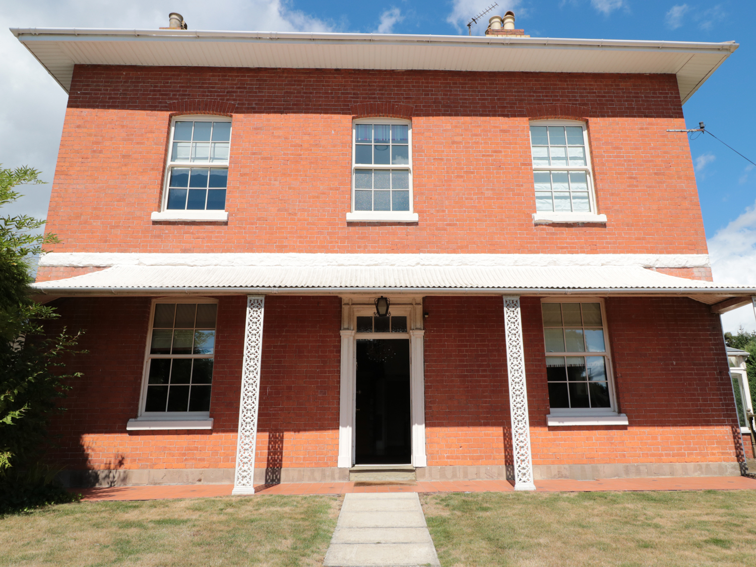Tupsley House