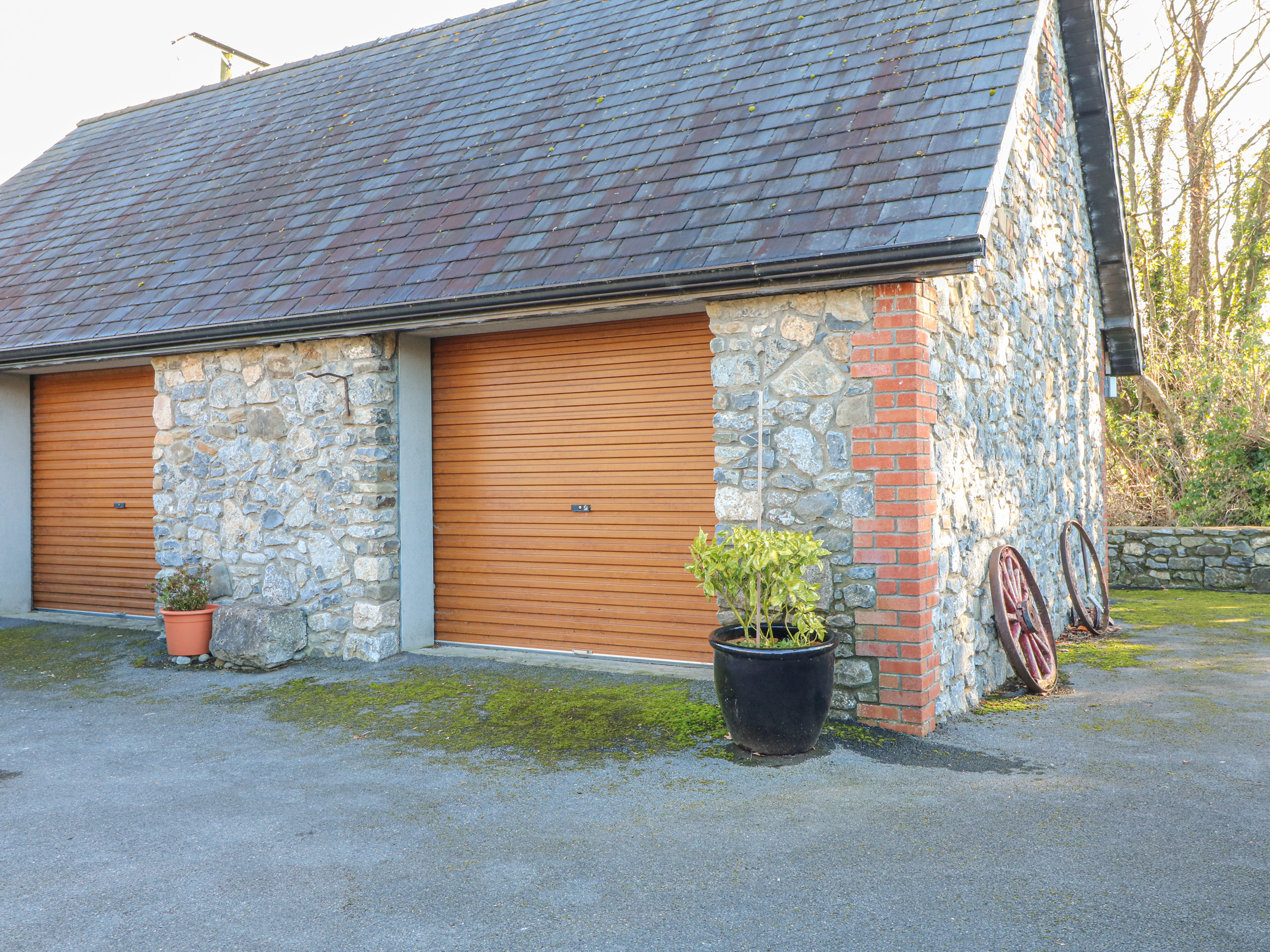 Stone Lodge
