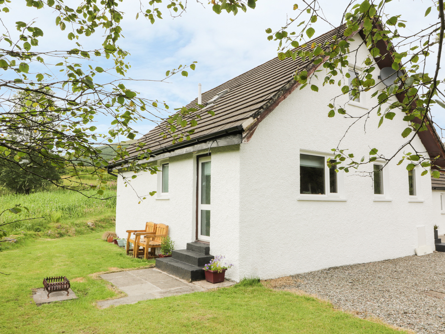 The Auld Tyndrum Cottage, Loch Lomond and The Trossachs National Park