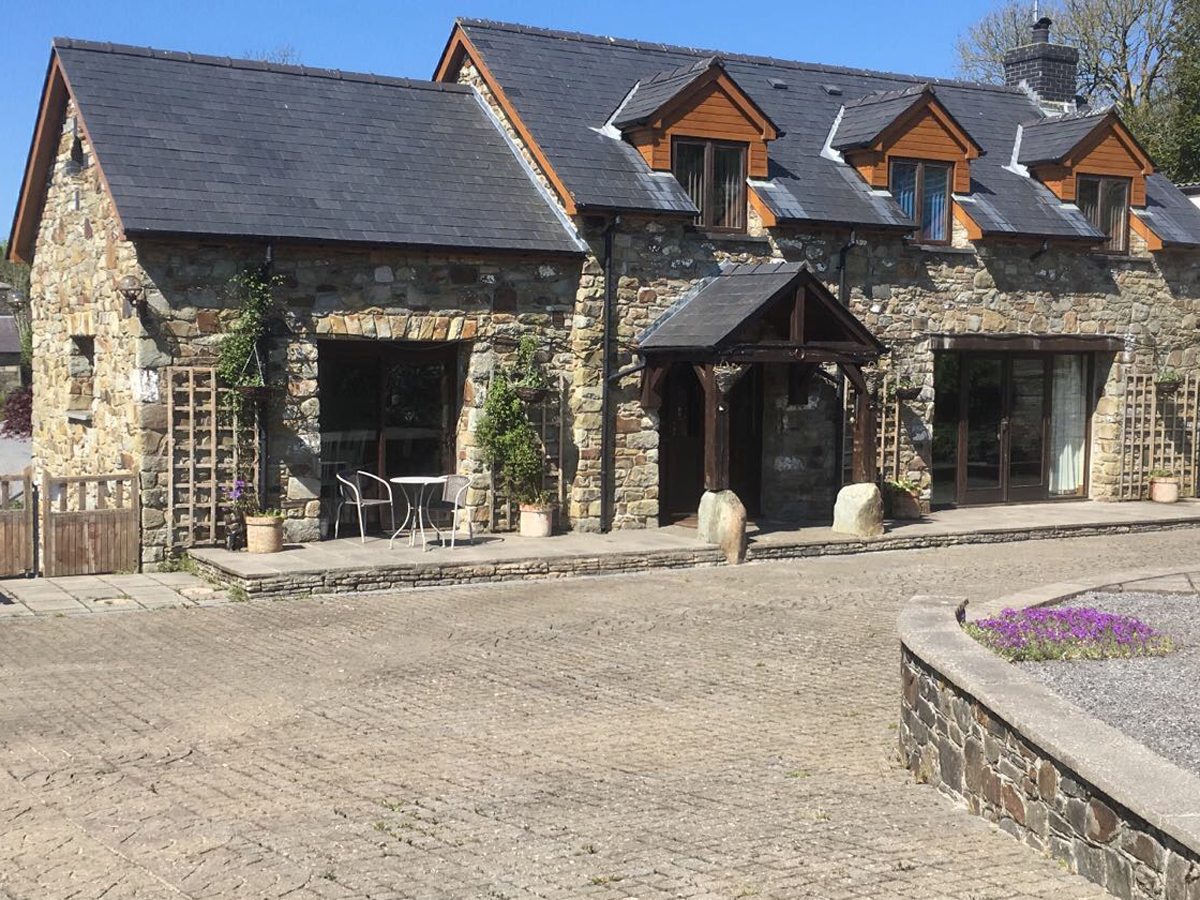 Clos-y-Hendy