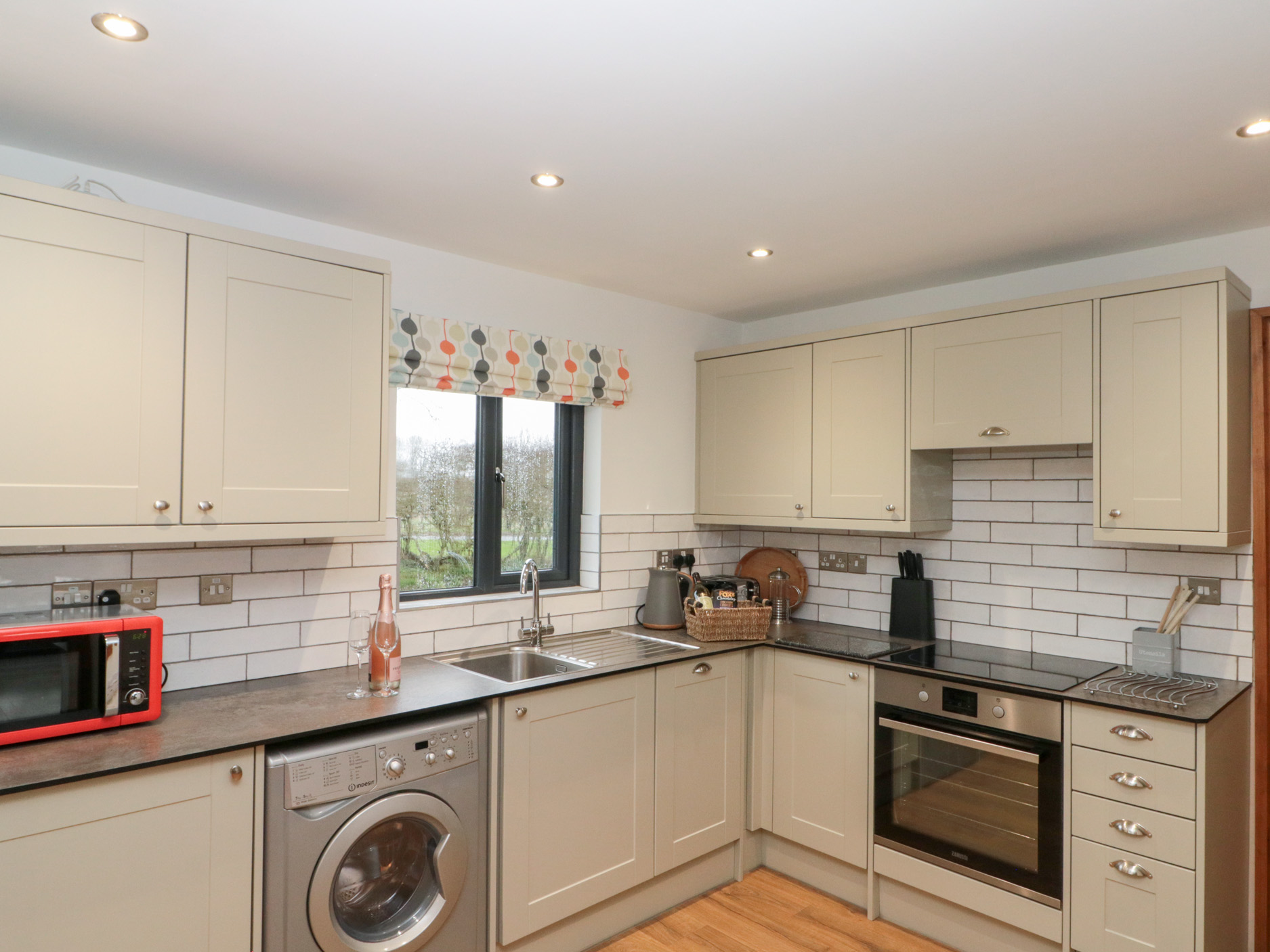 Property image 12 for SC961536