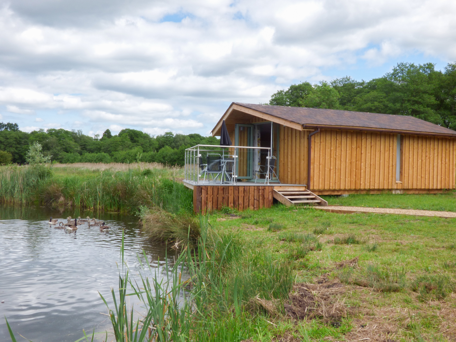 Lakeside Lodge