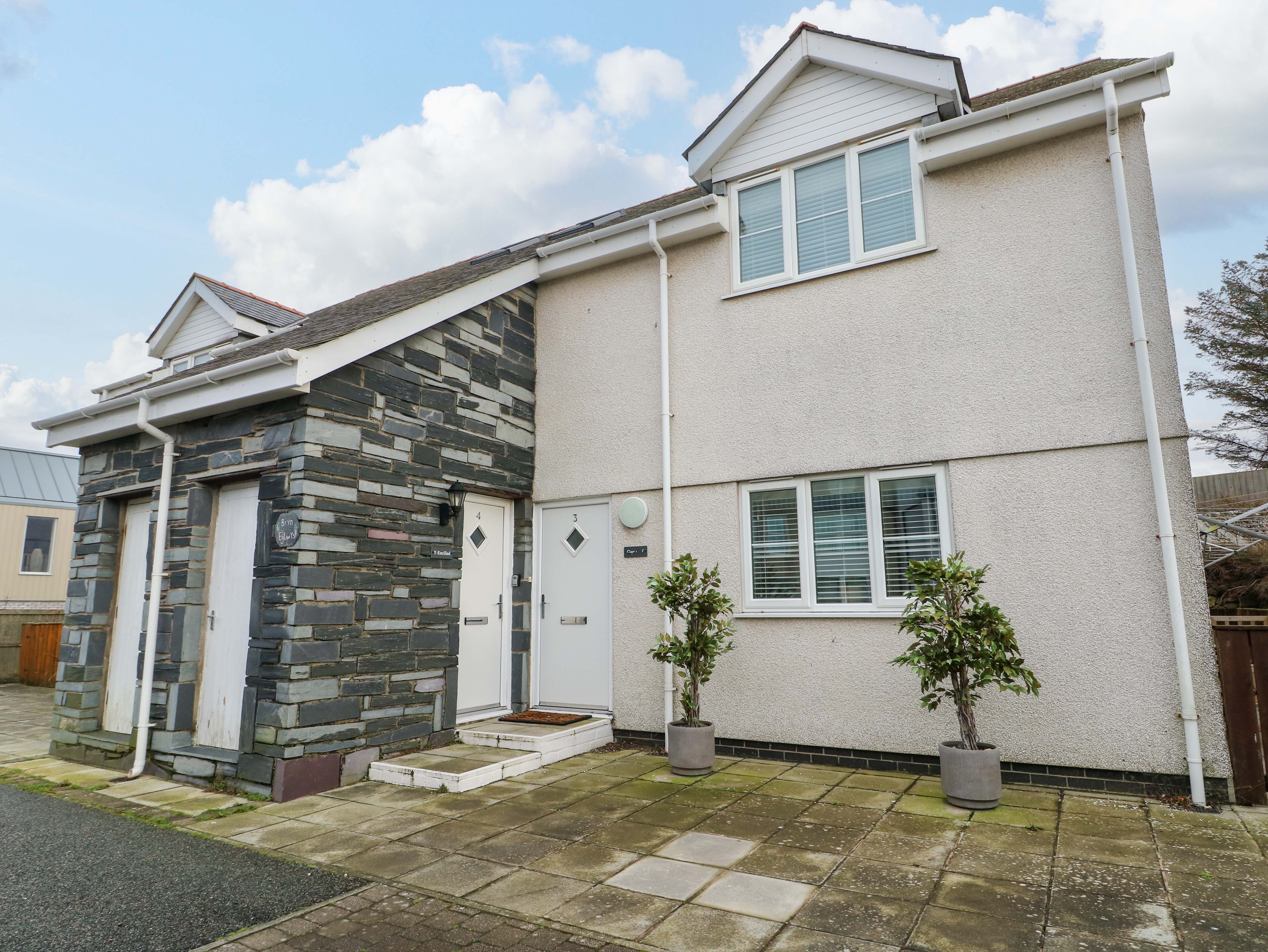 Y Enciliad - Dog friendly holiday cottage in Rhosneigr, Anglesey