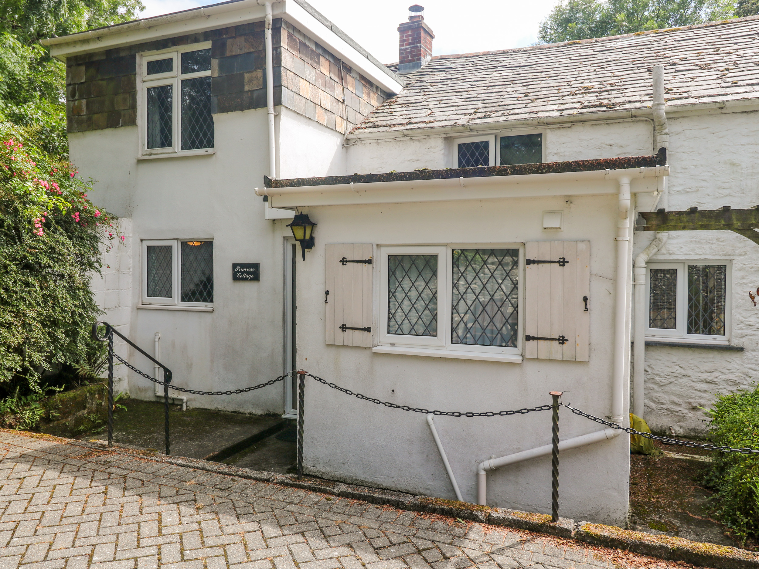 Primrose Cottage In Camelford This Delightful Stone Cottage