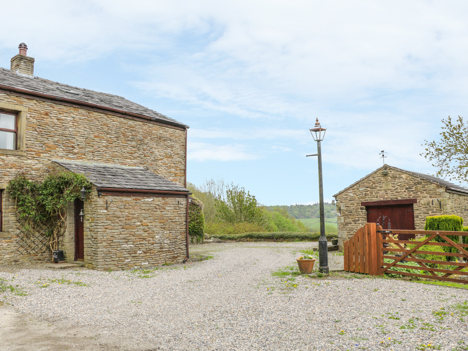1 The Barn
