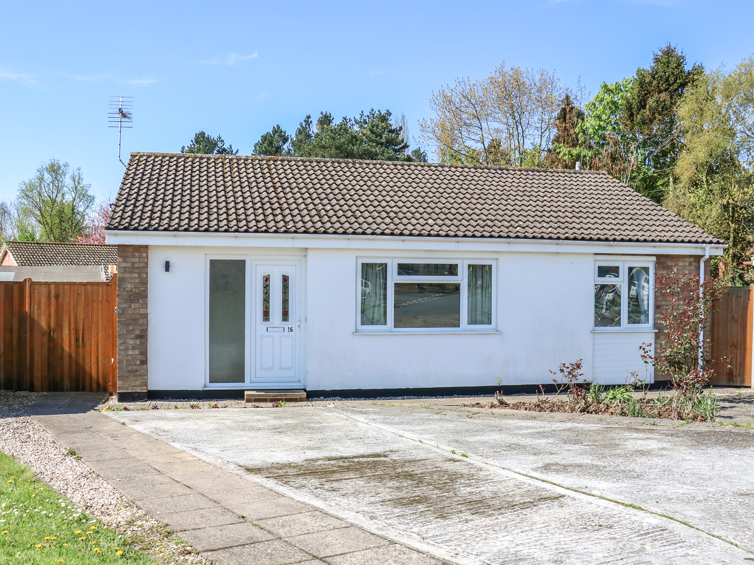 16 Heron Gardens