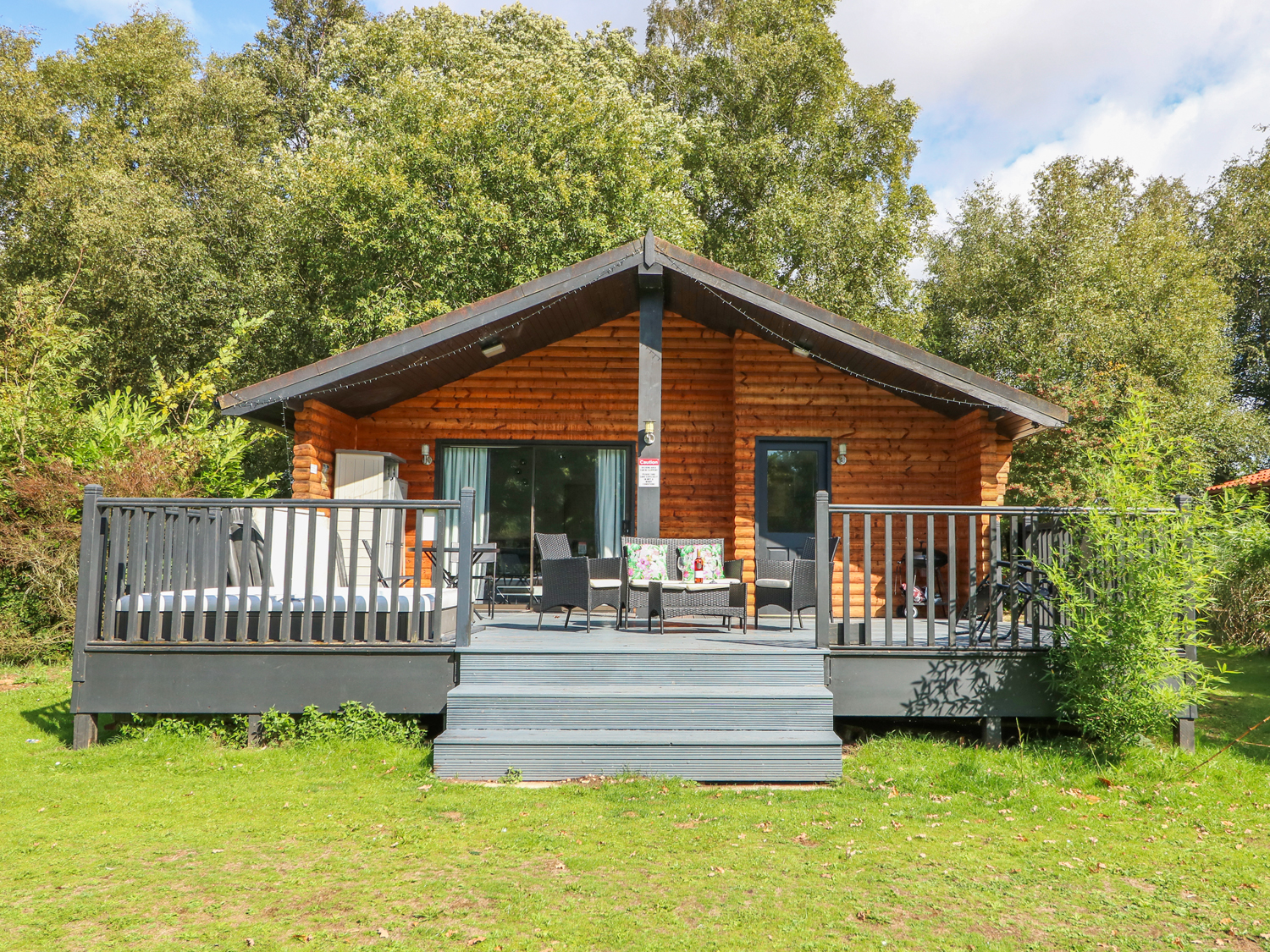 Sunset Lodge