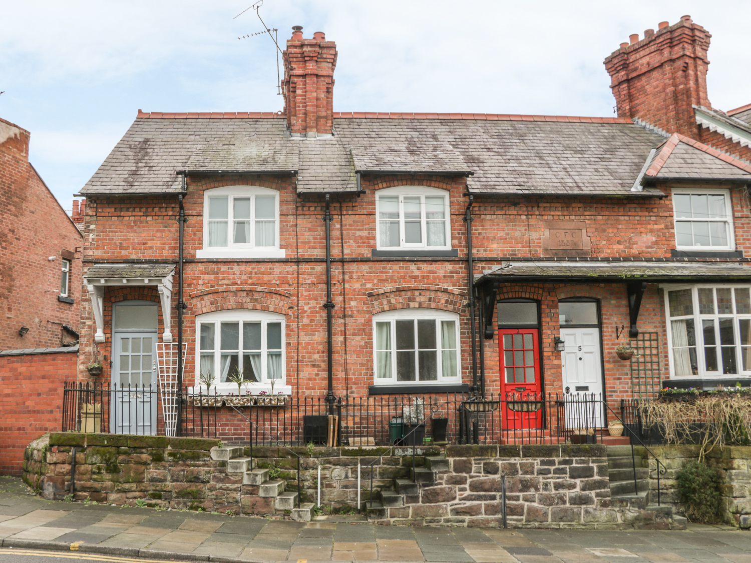 1 Sandy Lane