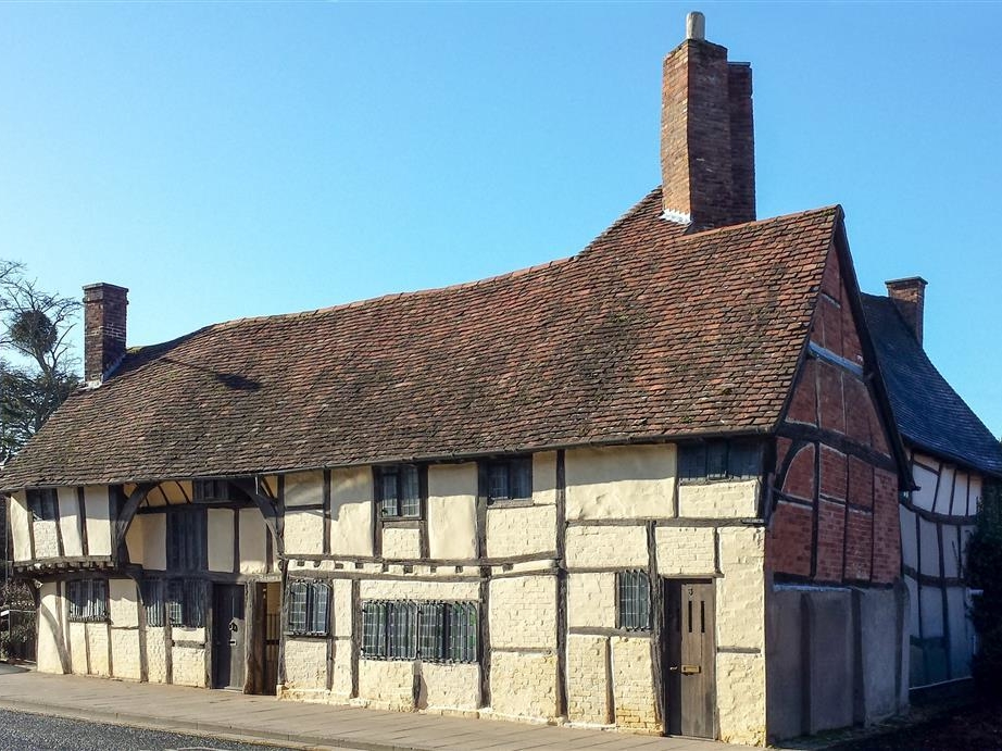 One, Masons' Court