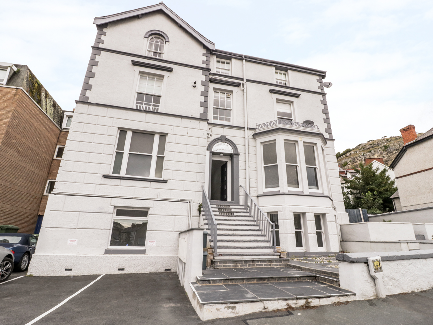 Apartment 2 Orme Court