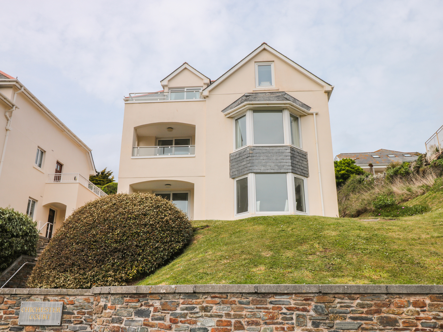 6 Chichester Court