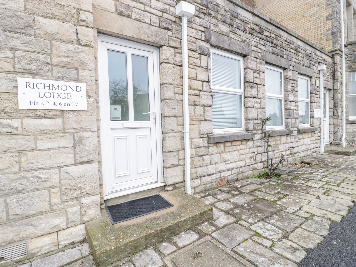 7 Richmond Lodge