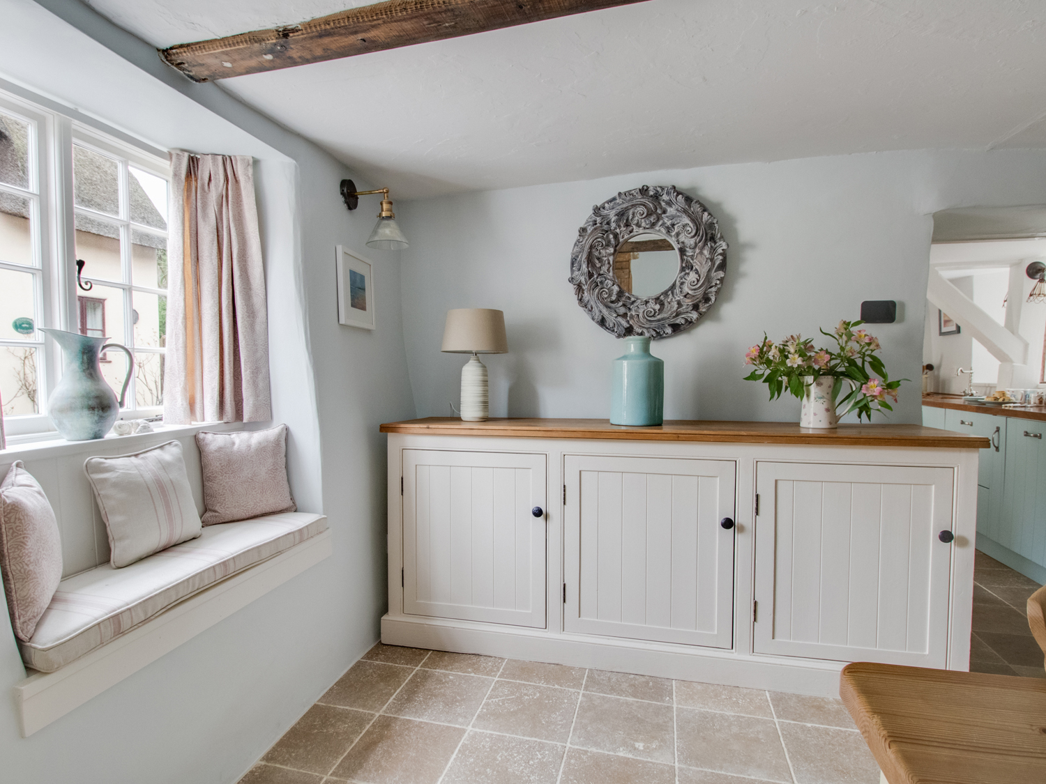 Amy Cottage In West Lulworth This Charming Thatched Cottage