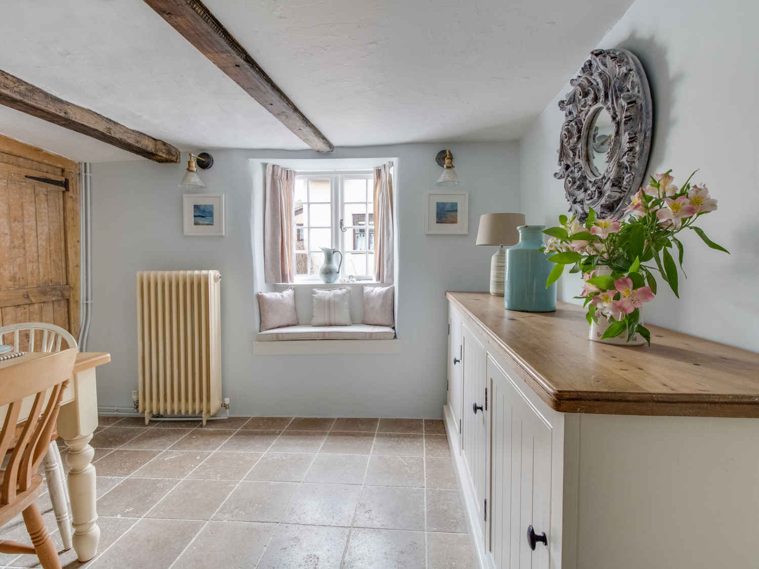 Amy Cottage In West Lulworth This Charming Thatched Cottage