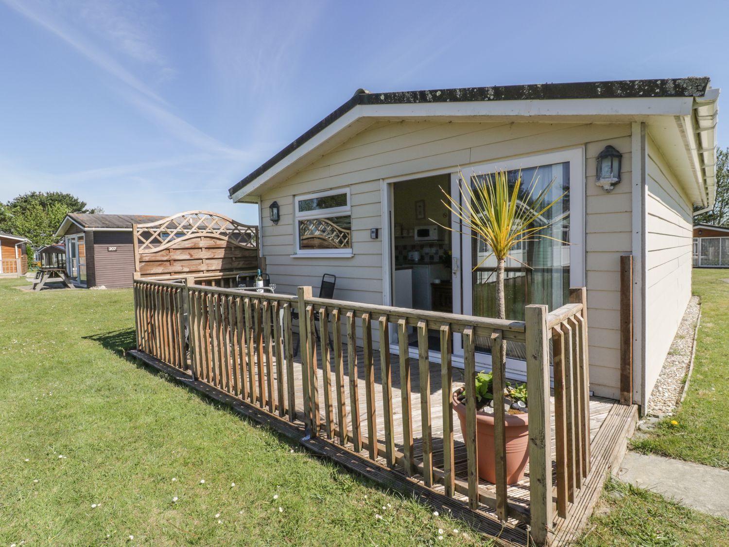 Chalet 186 St Merryn England Alpha Holiday Lettings