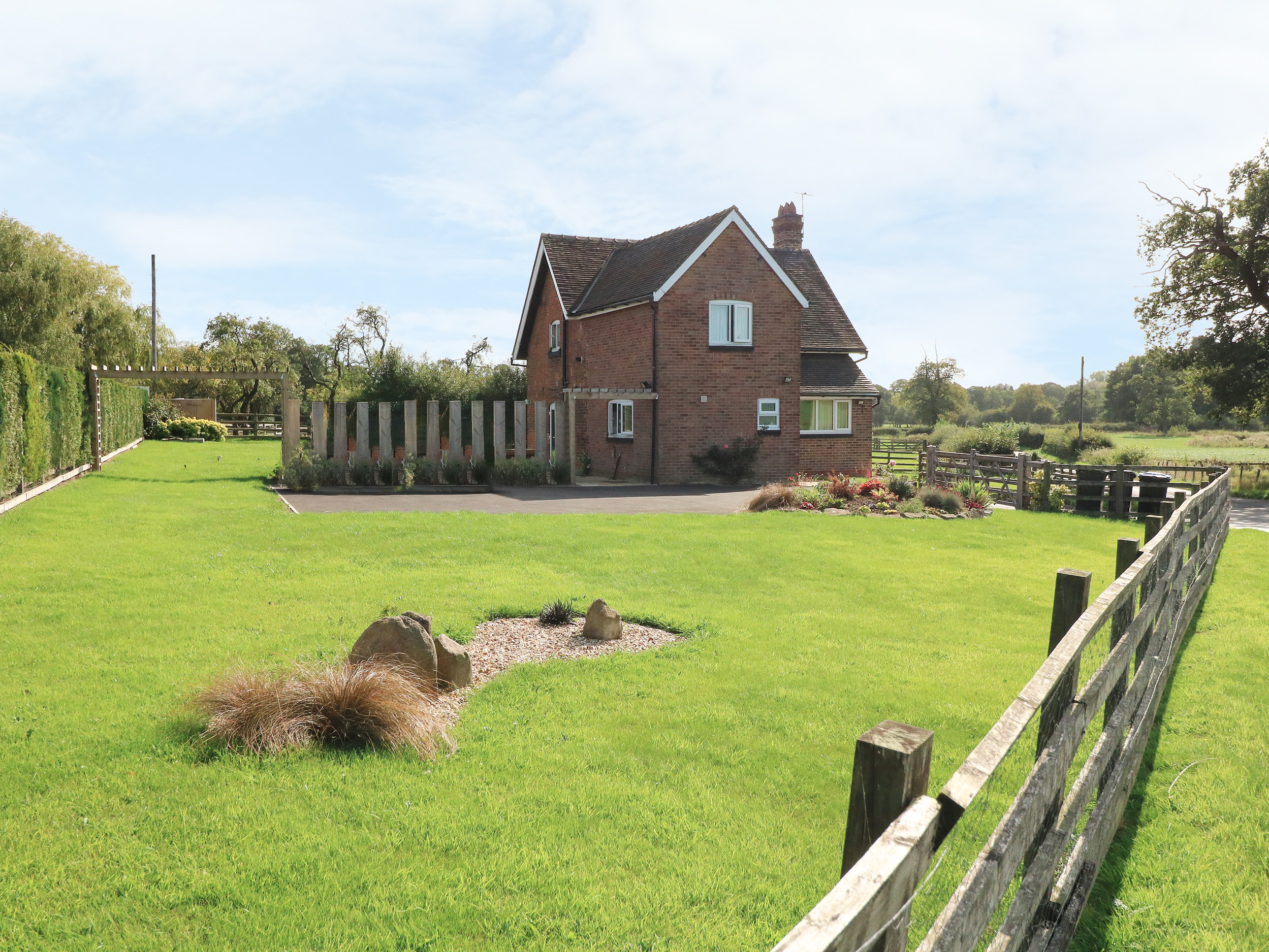 Ardsley Cottage Longford Hall Farm Holiday Cottages, Milldale Alpha Holiday Lettings