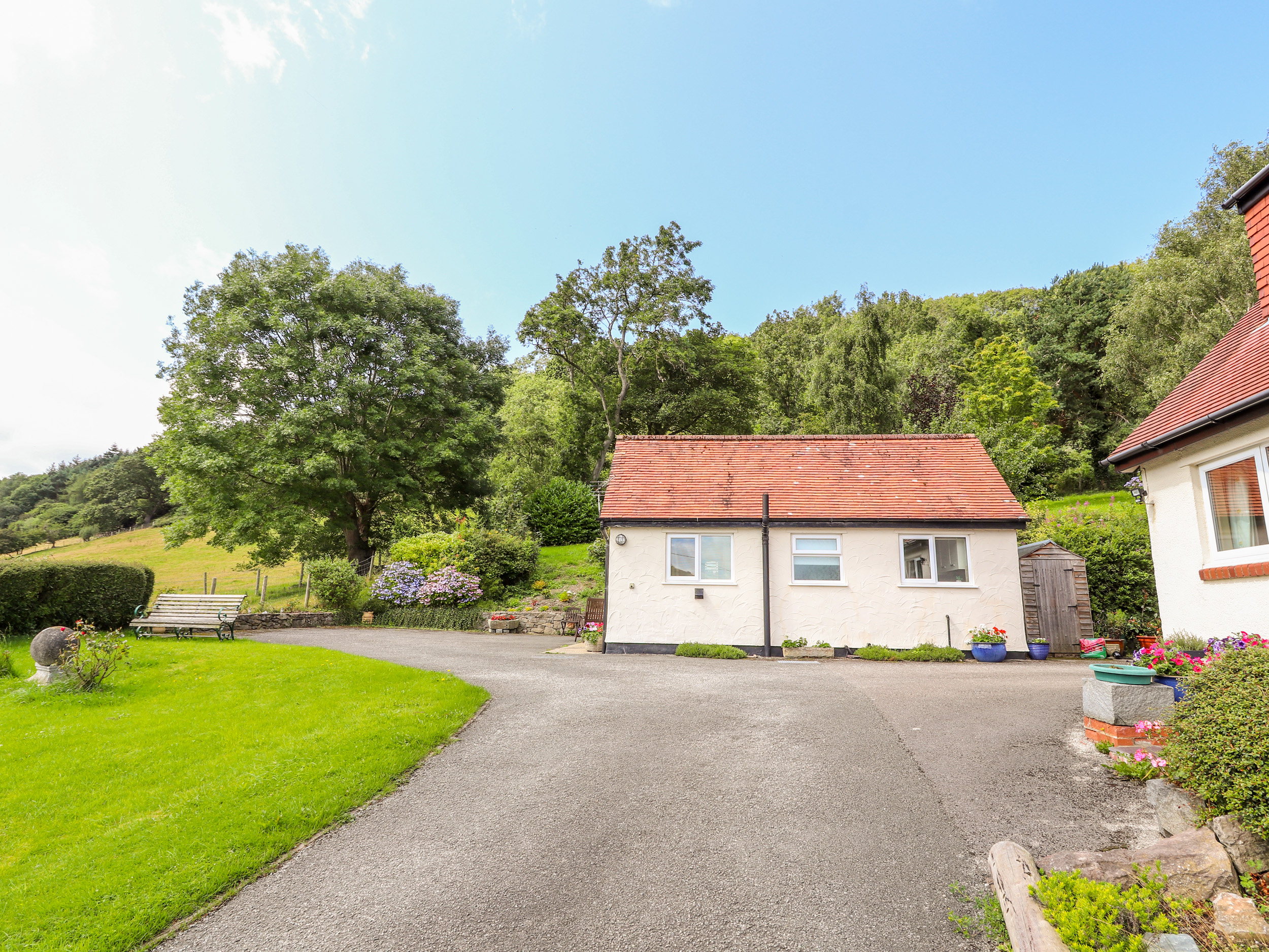 Gwern Tyno, Llysfaen, Wales Alpha Holiday Lettings