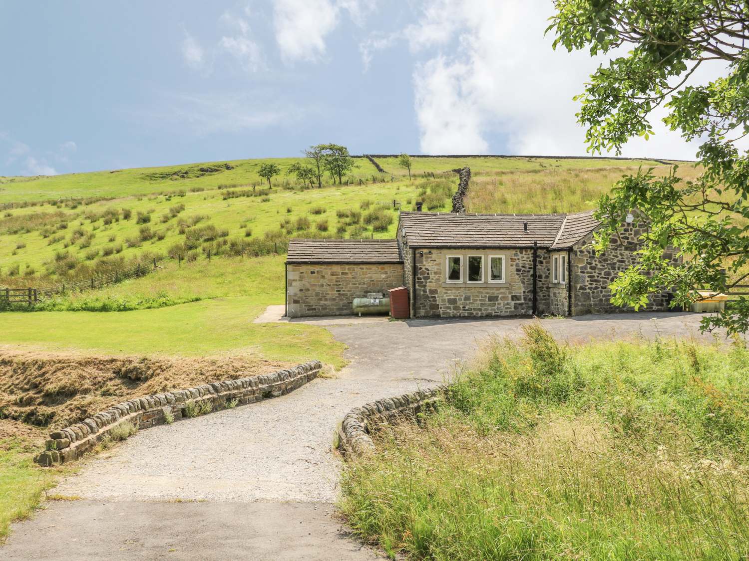 Beckside Cottage, Cowling, England Alpha Holiday Lettings