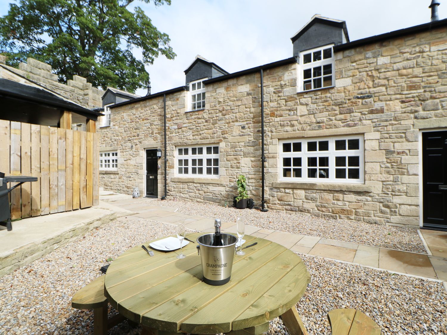 Arch Spa Stanhope Castle Stanhope Alpha Holiday Lettings