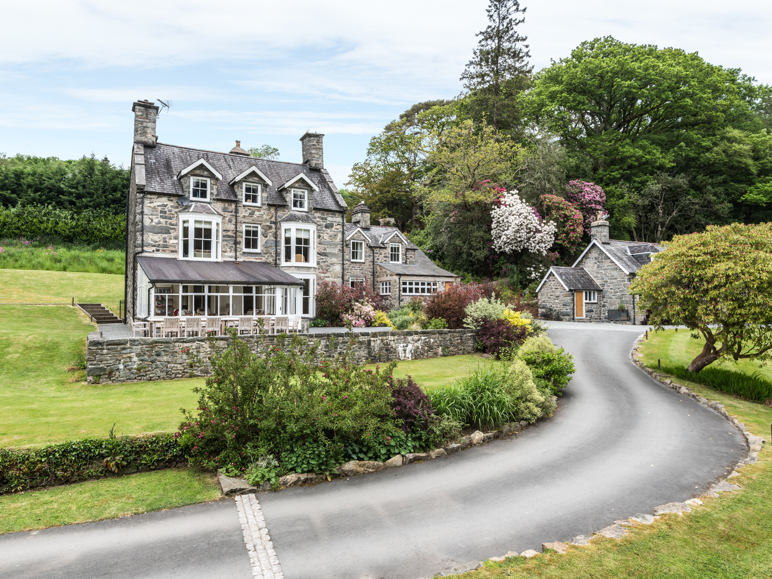 Tan Llan, Llanelltyd, Wales Alpha Holiday Lettings