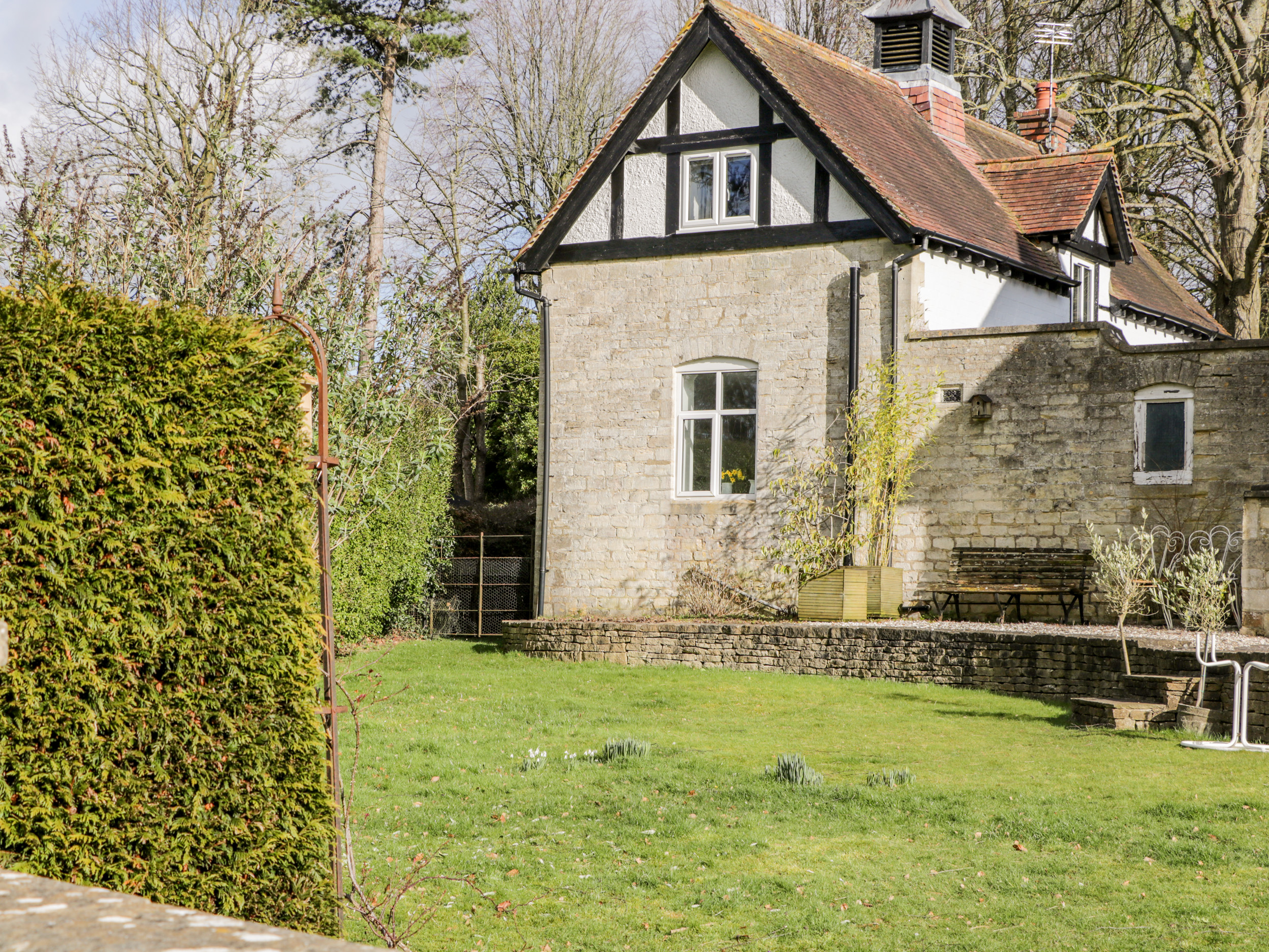 Cottages In Central England / Cotswolds Alpha Holiday Lettings