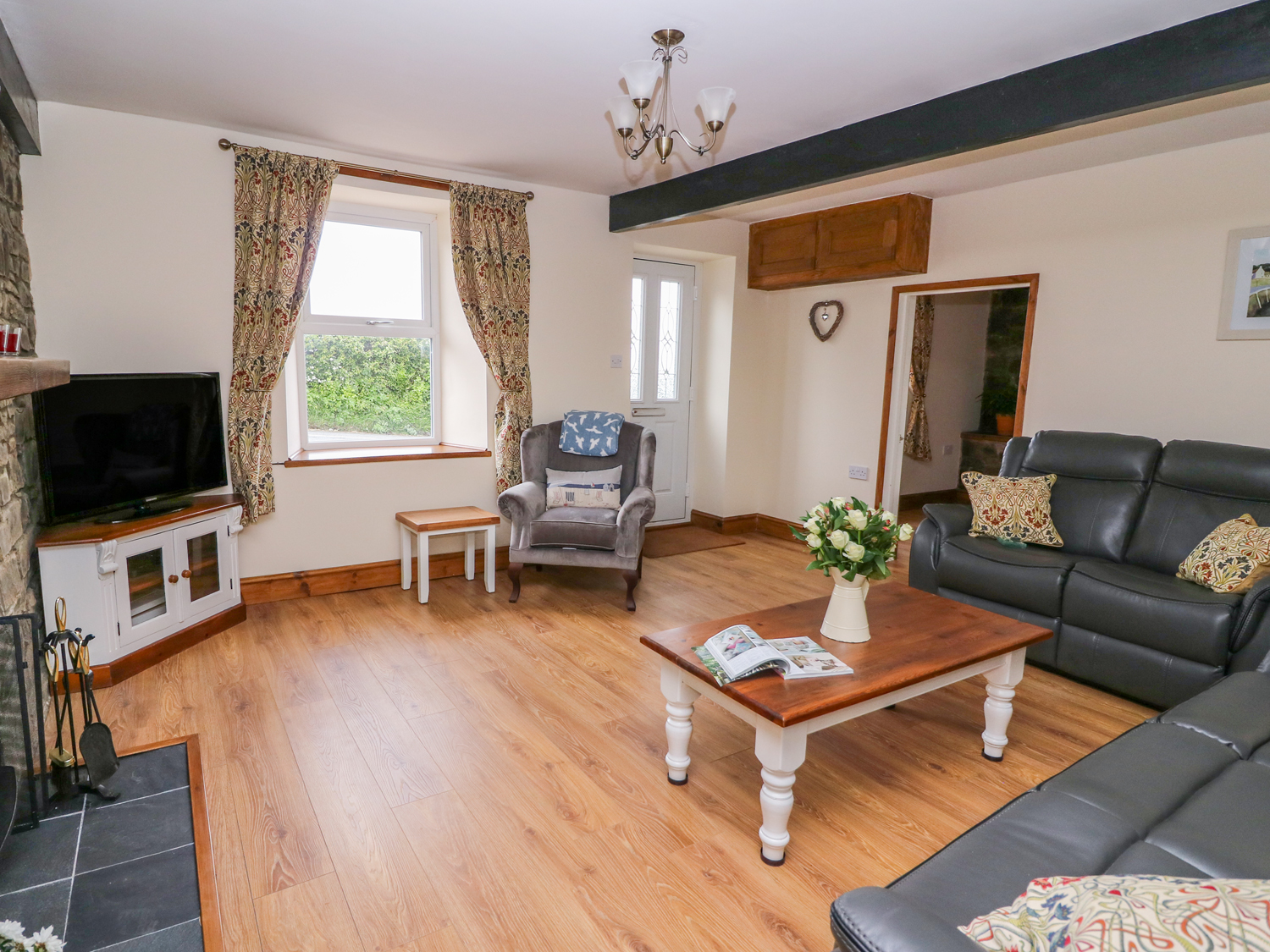Towyn Hall, New Quay Dog Friendly Holiday Cottage in Mid Wales