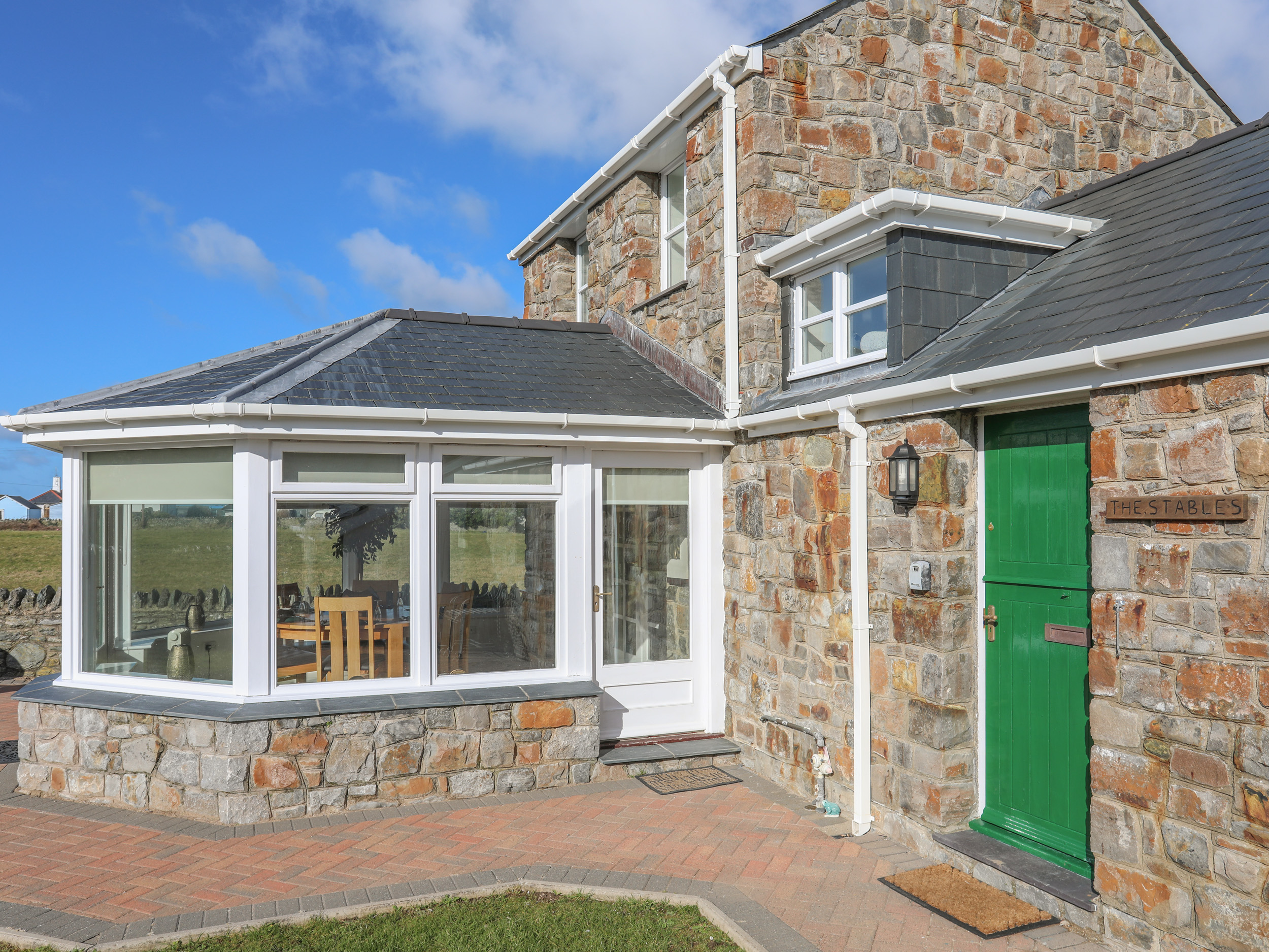 Tyn Towyn The Stables Dog Friendly Holiday Cottage in Trearddur Bay