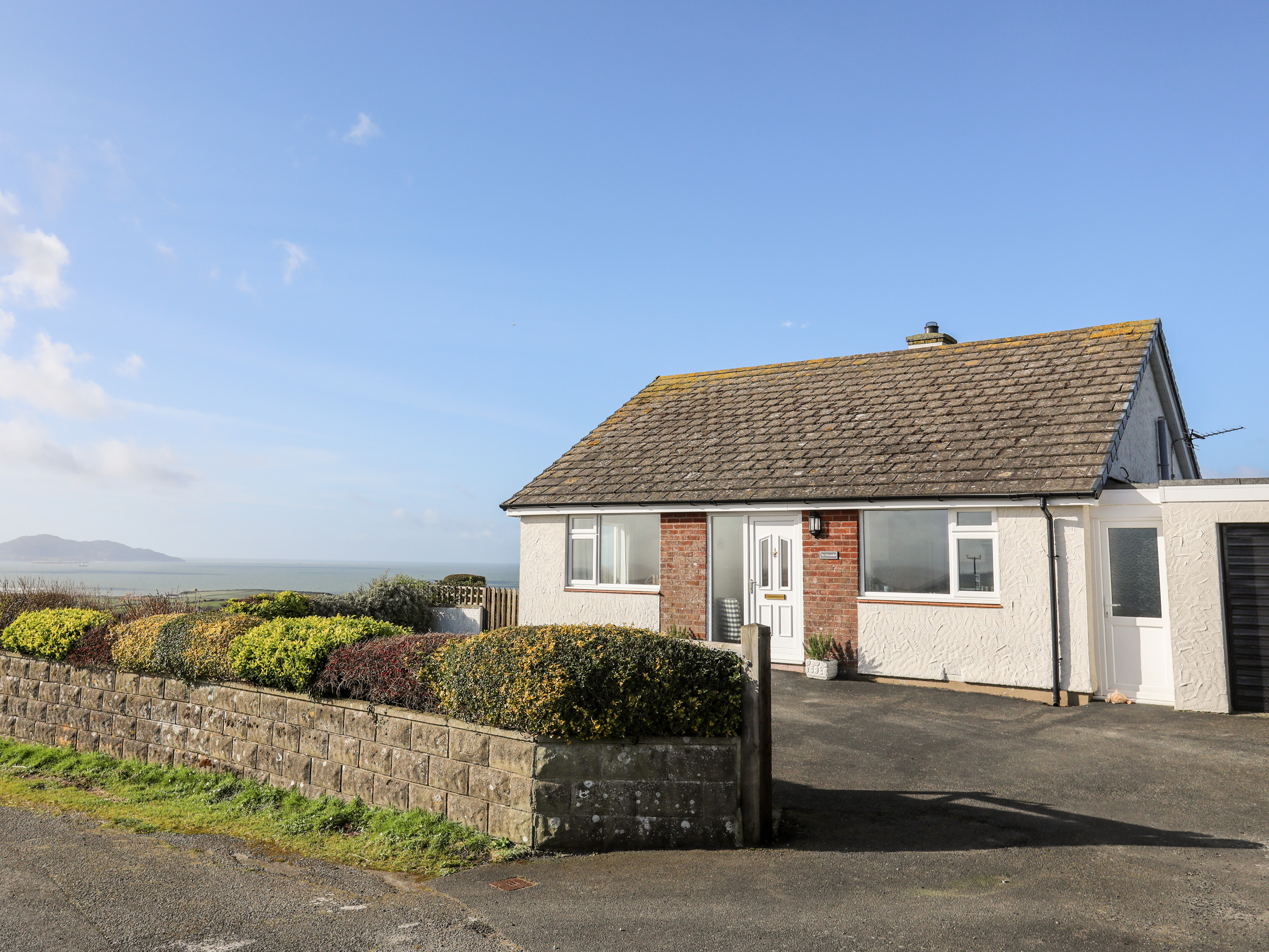 3 bedroom Cottage for rent in Holyhead