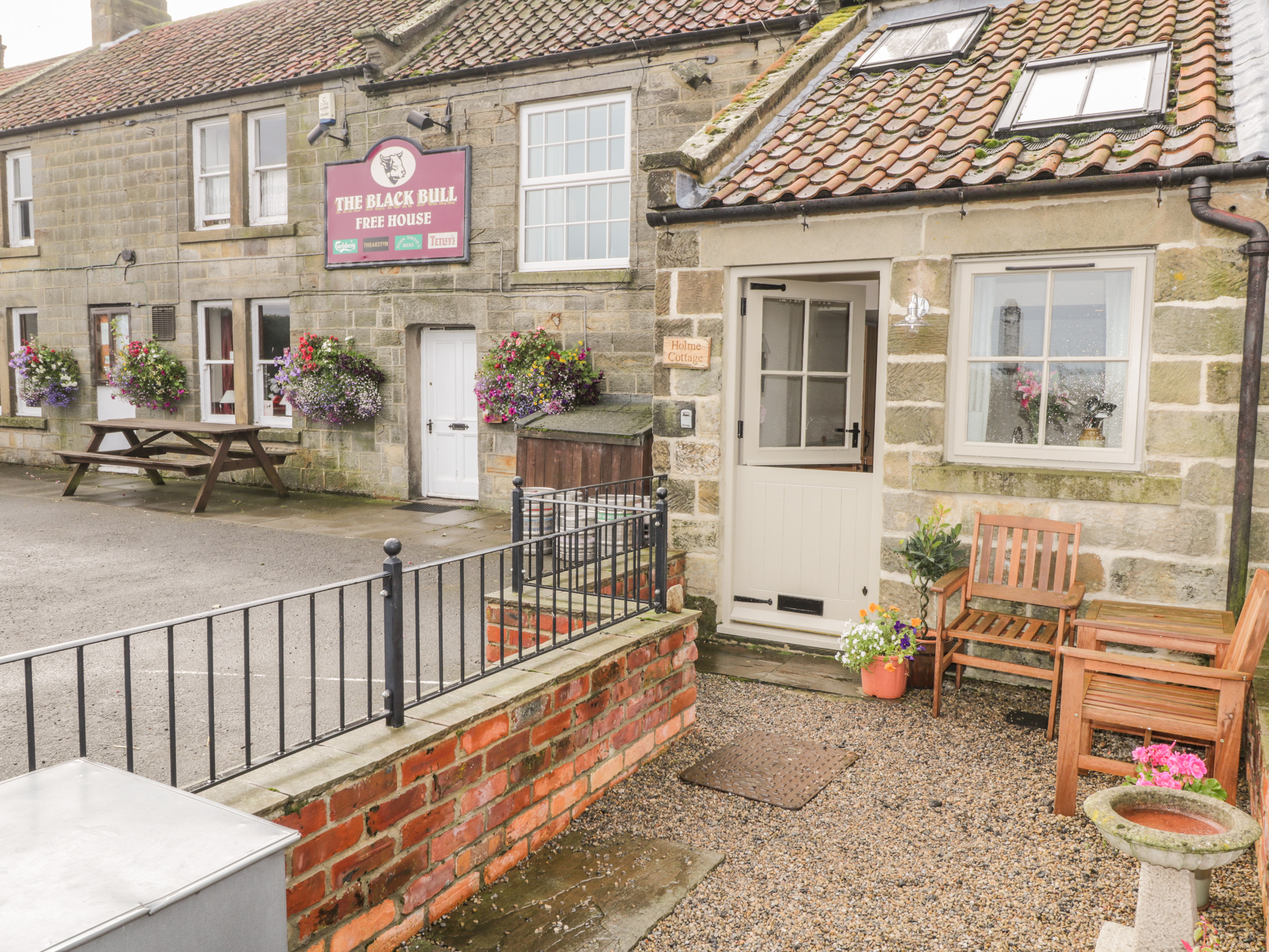 Esmes Cottage, Ugthorpe North Yorkshire England Cottages For