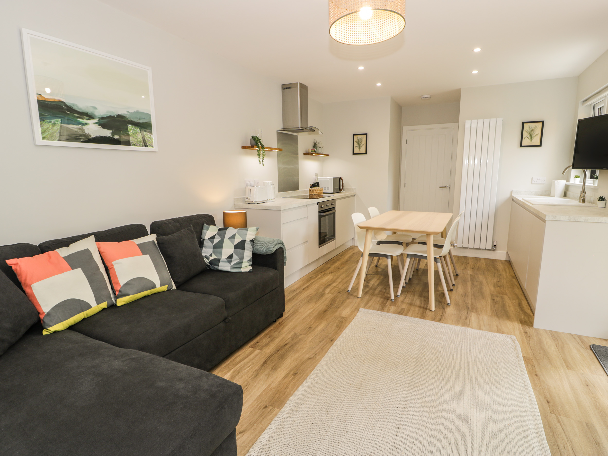 Menai Lodge, Caernarfon Dog Friendly Holiday Cottage in Snowdonia and