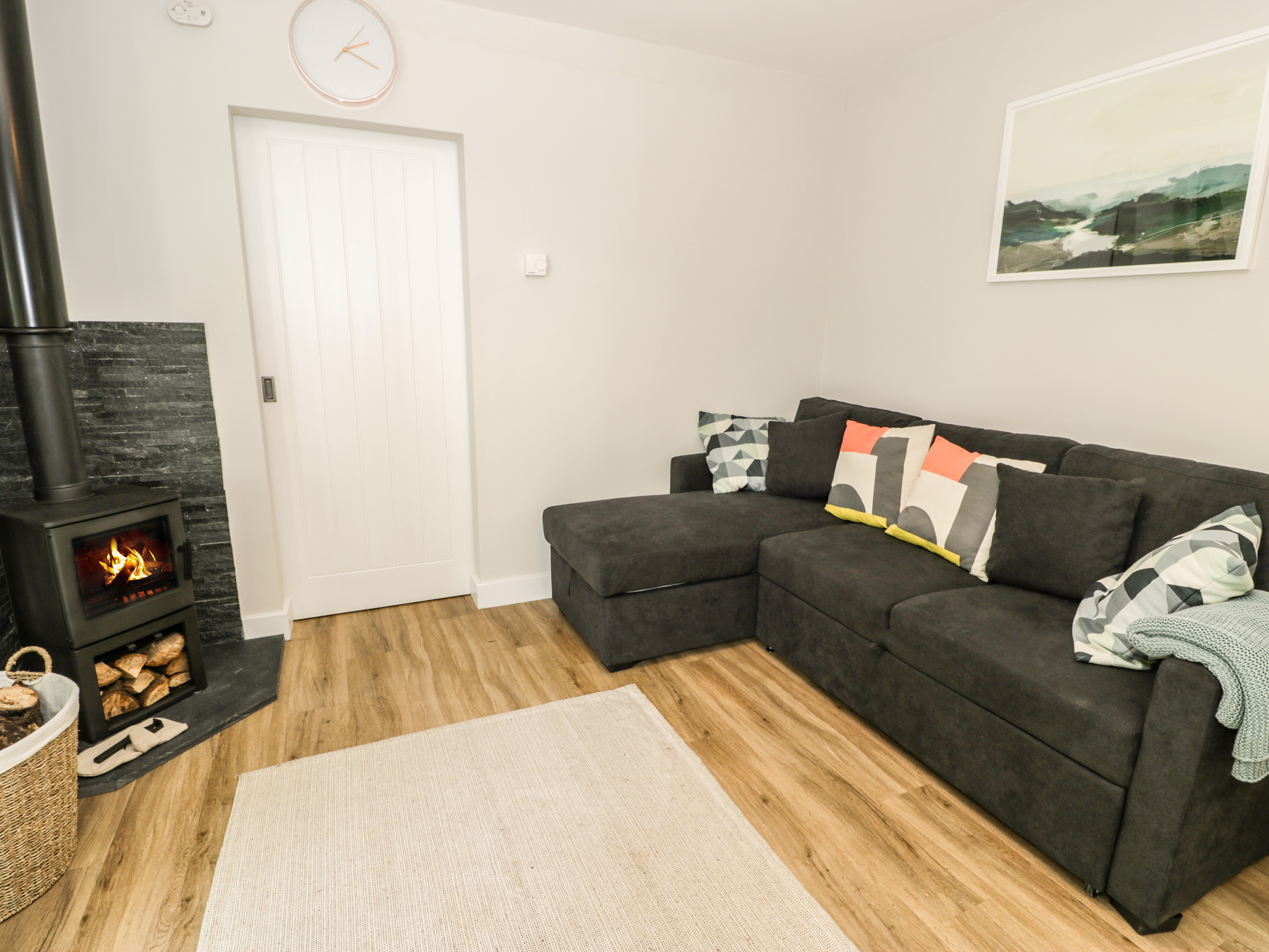Menai Lodge, Caernarfon Dog Friendly Holiday Cottage in Snowdonia and