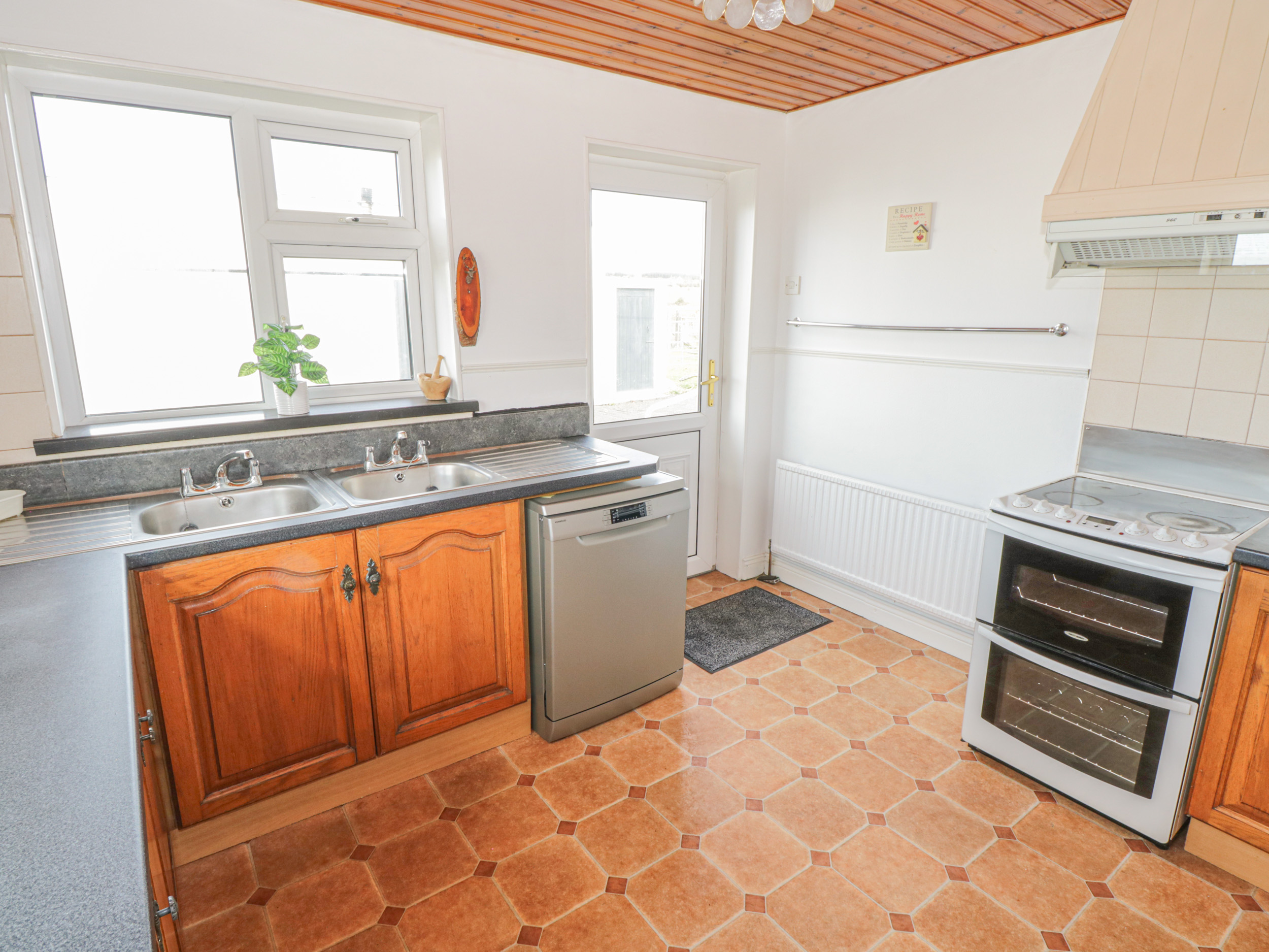 Lime Tree Cottage, Foxford, County Mayo Dog Friendly Holiday Cottage in County Mayo